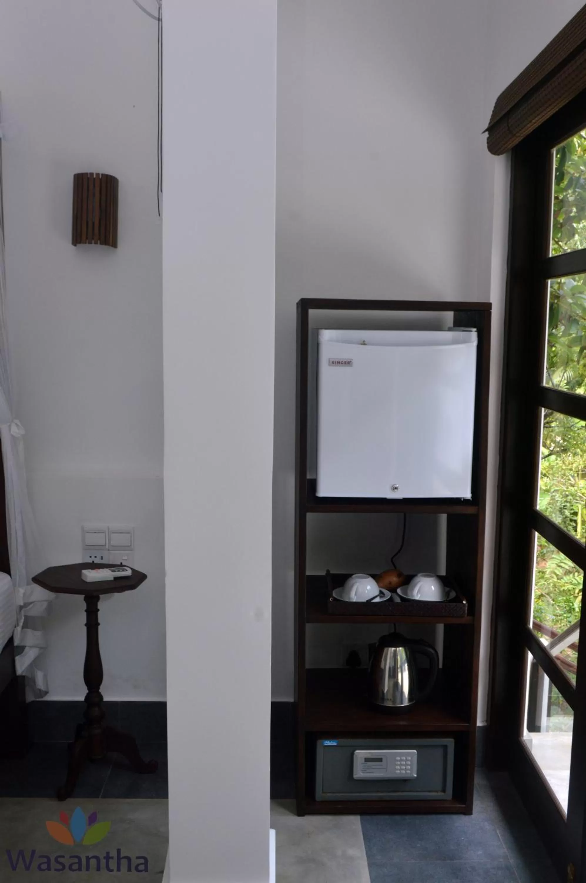 Coffee/tea facilities, TV/Entertainment Center in Wasantha Garden Hotel Restaurant & Ayurvedic Treatment