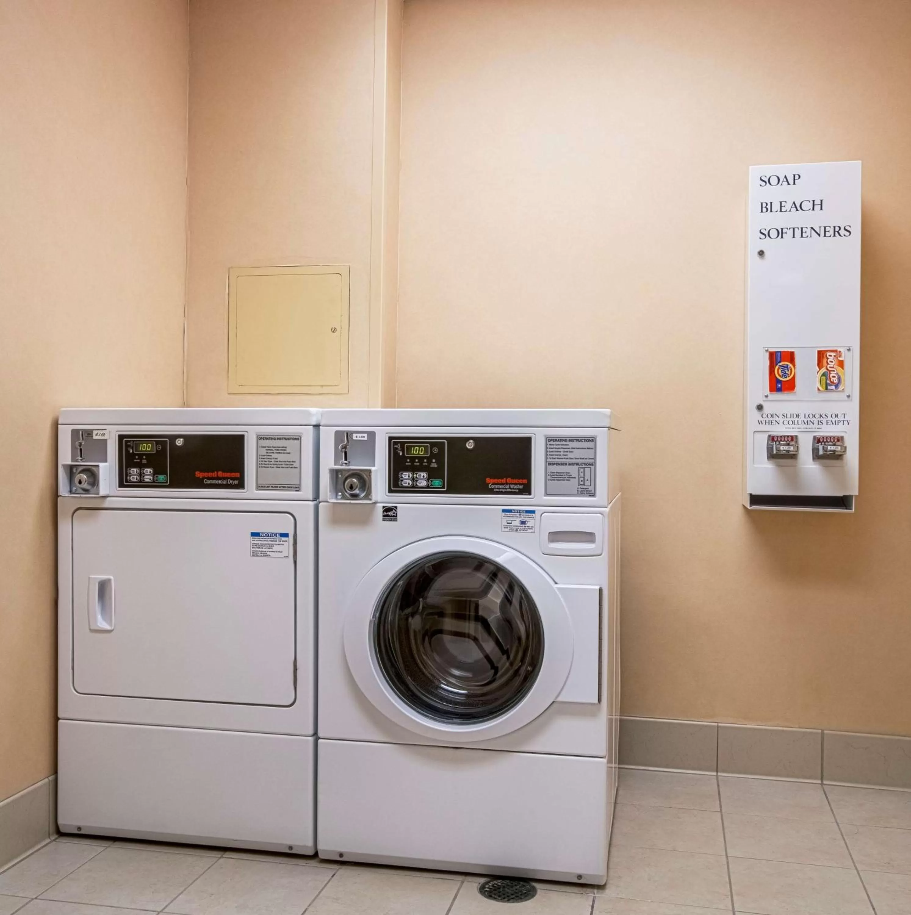 Property building in Hampton Inn & Suites Sacramento-Elk Grove Laguna I-5