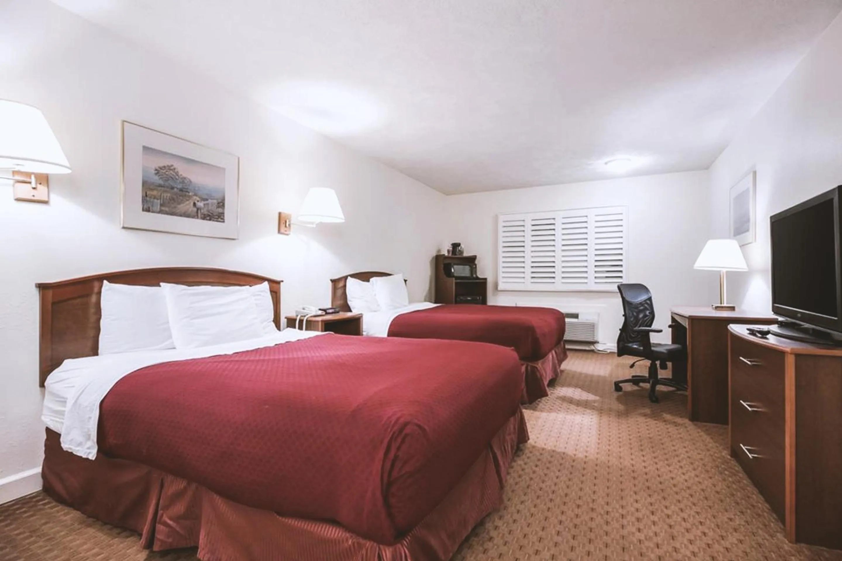Bed in Sky-Palace Inn & Suites McCook