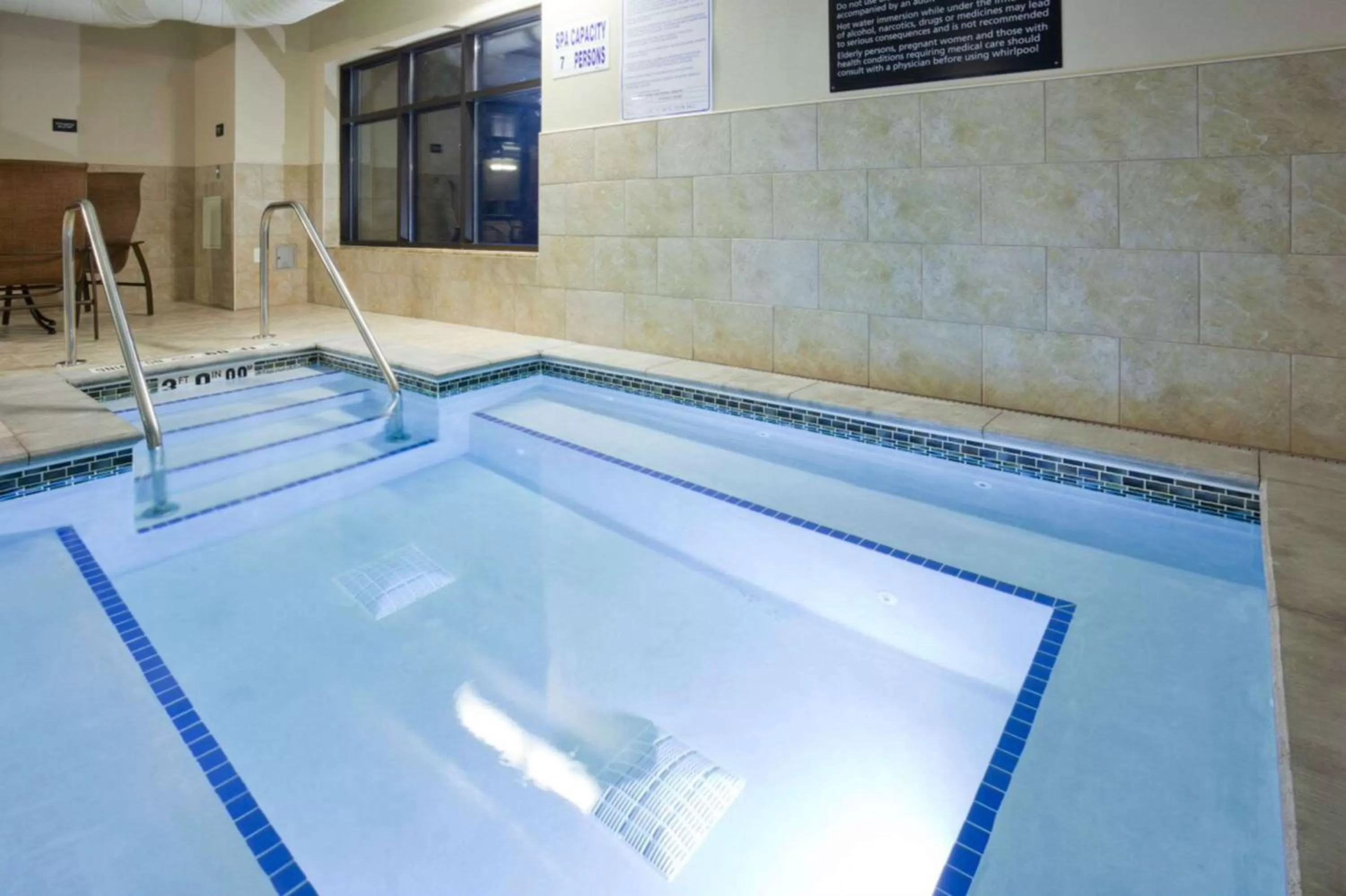 Pool view in Hampton Inn & Suites Minneapolis West/ Minnetonka