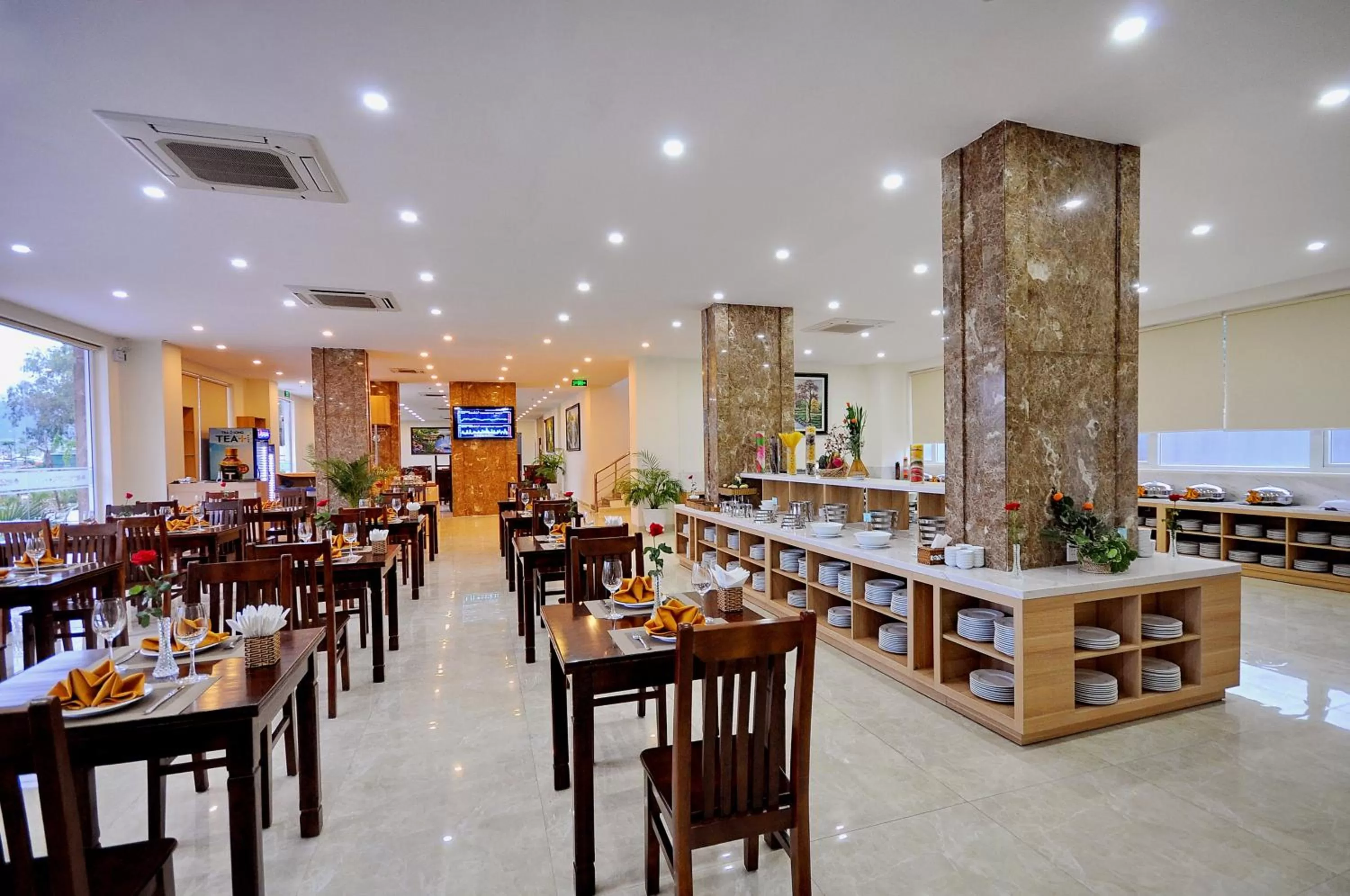 Restaurant/places to eat in Rigel Hotel