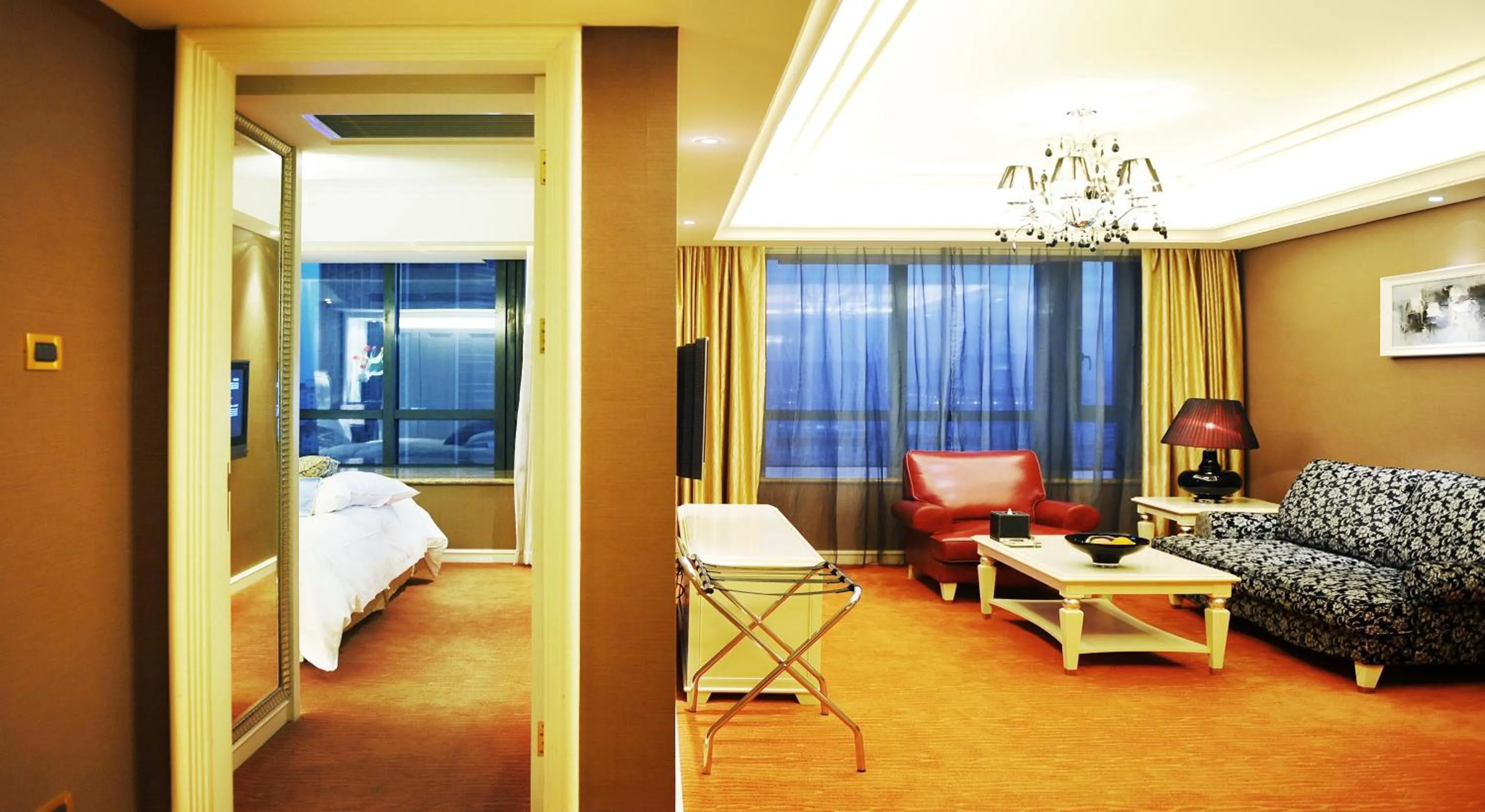 Living room in Wealthy All Suite Hotel Suzhou