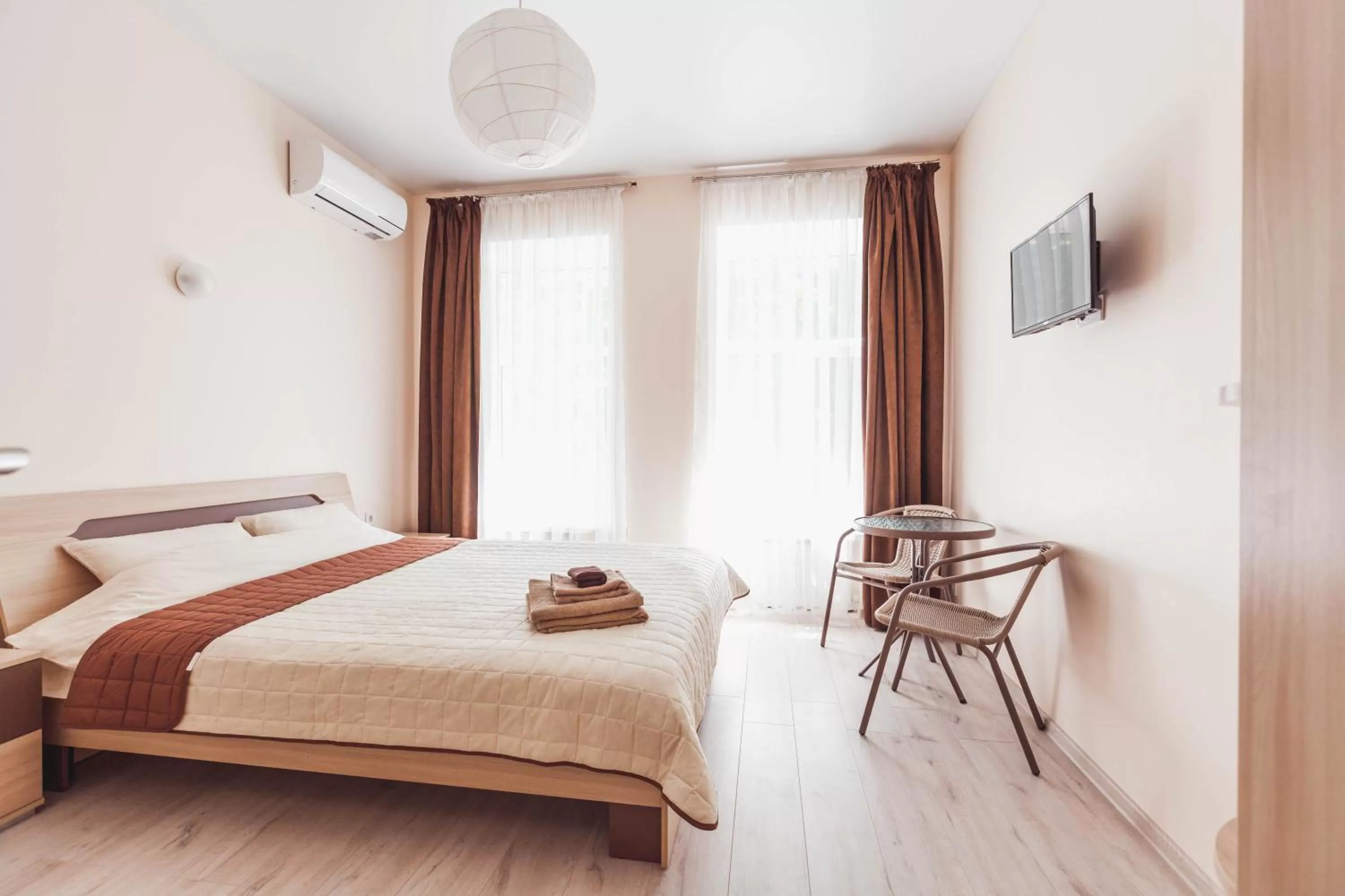 Bed in Apartments near Deribasovskaya