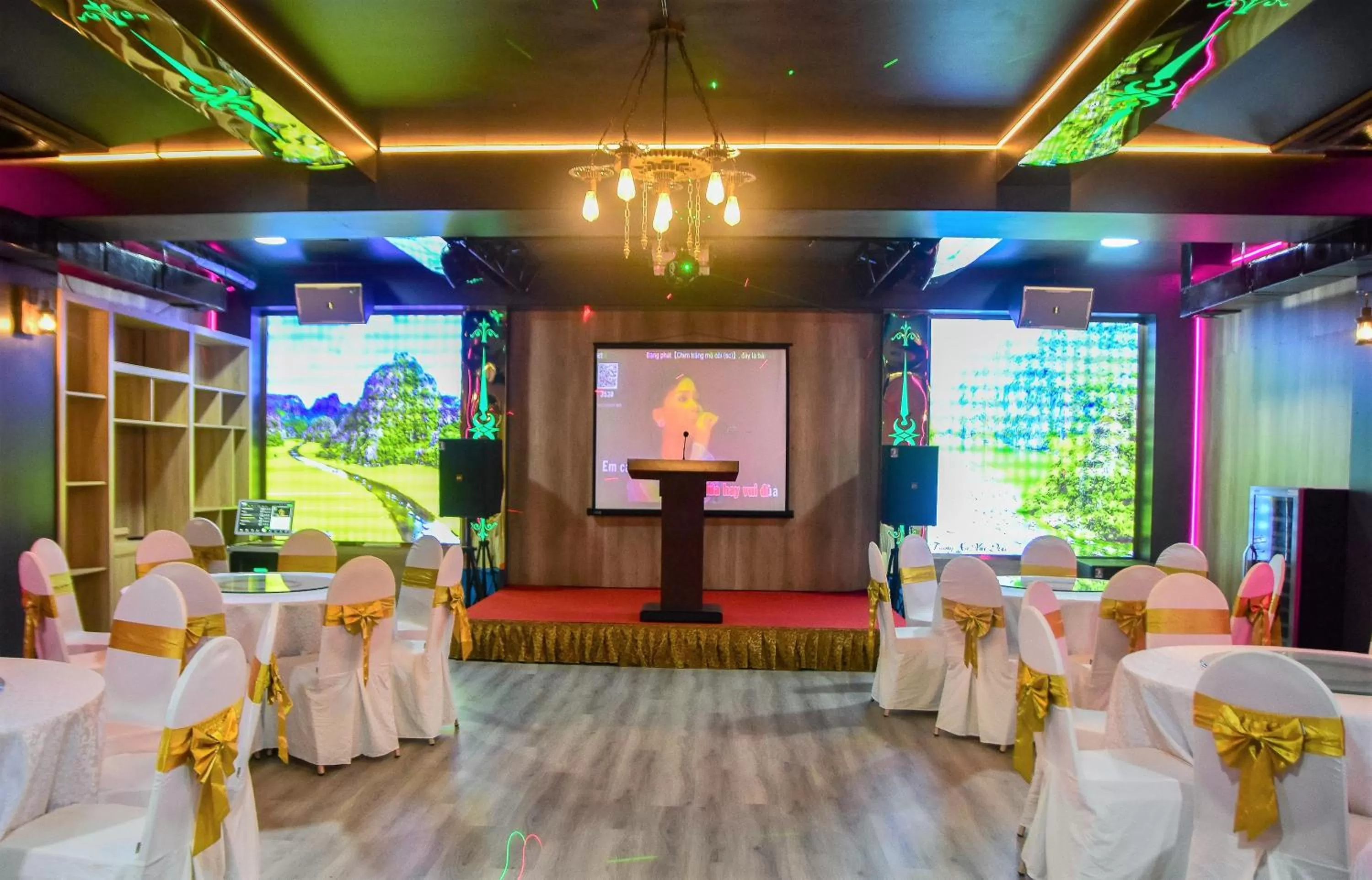 Restaurant/places to eat, Banquet Facilities in Cozynibi Hotel