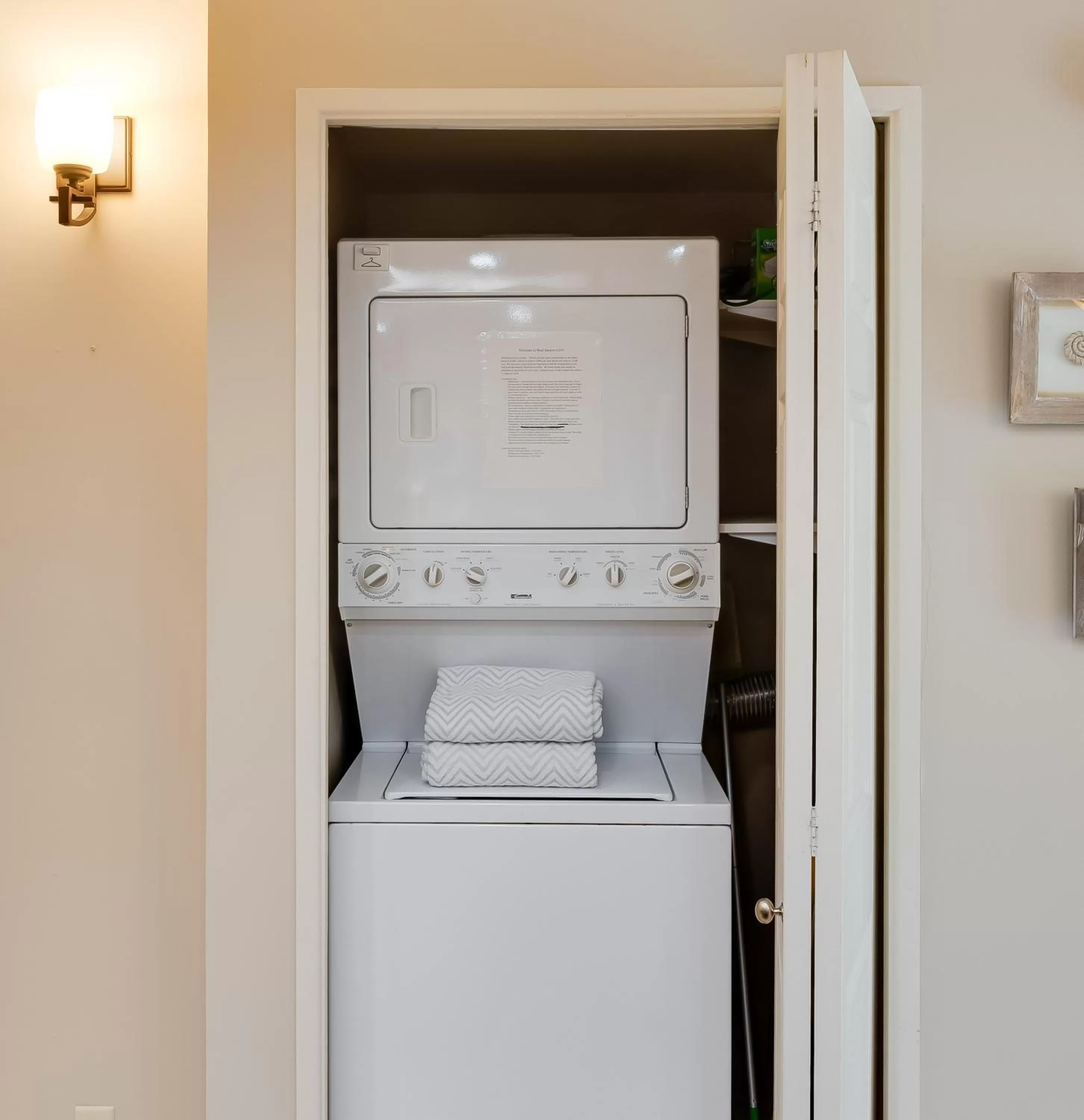 washing machine in Castle At Maui Banyan