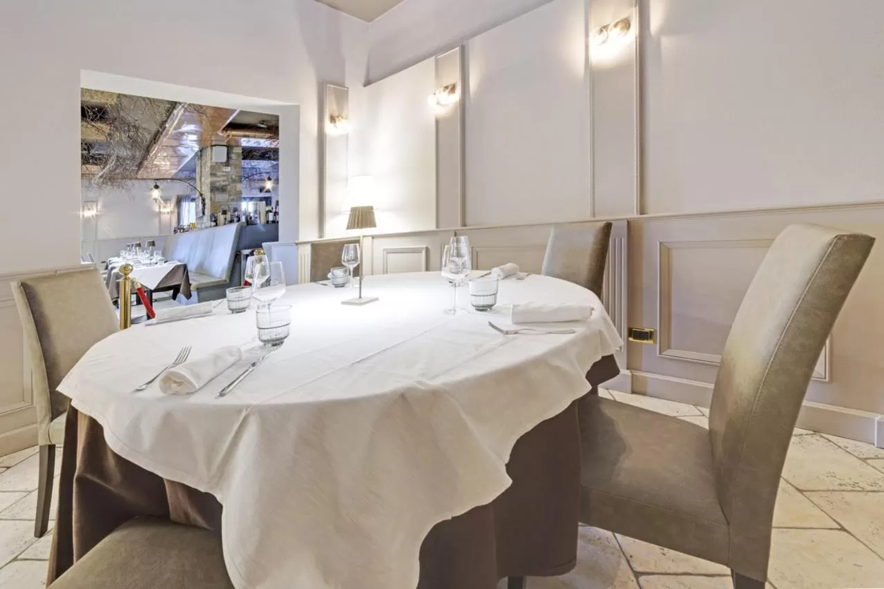 Restaurant/places to eat in Hotel Grotto Bagat