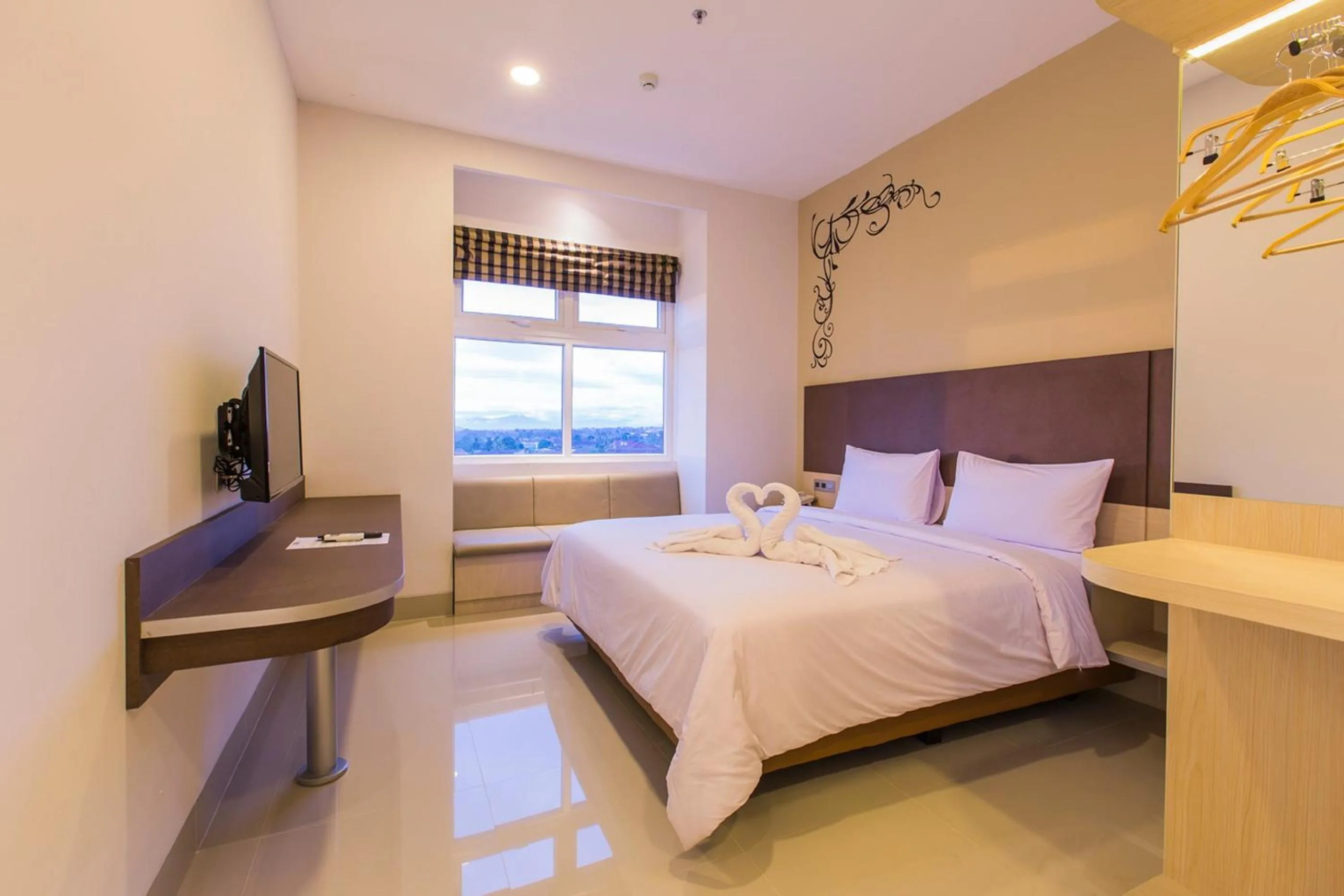 Bedroom, Bed in Sparks Odeon Sukabumi, ARTOTEL Curated