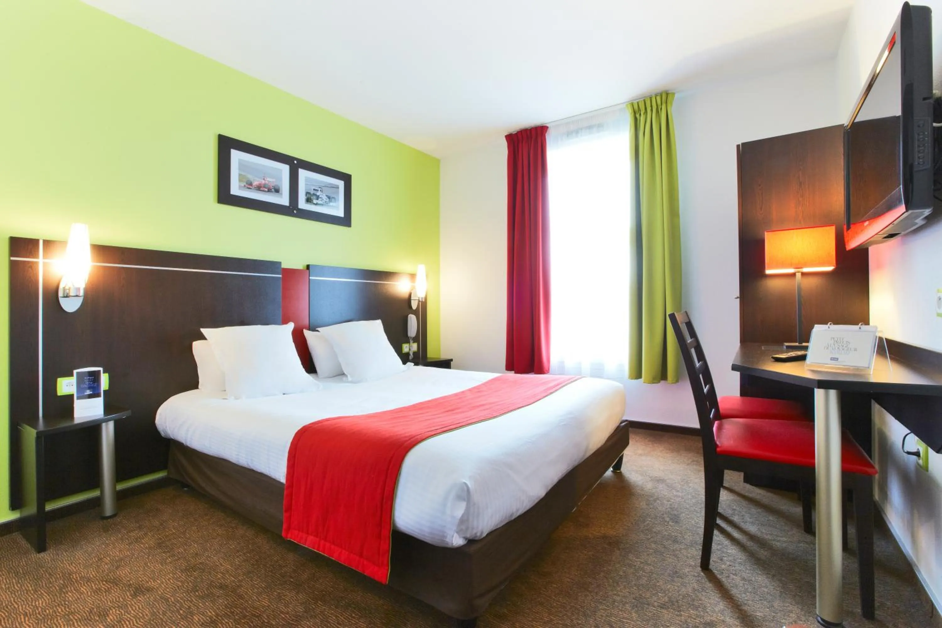 Photo of the whole room, Bed in Enzo Hotels Thionville by Kyriad Direct