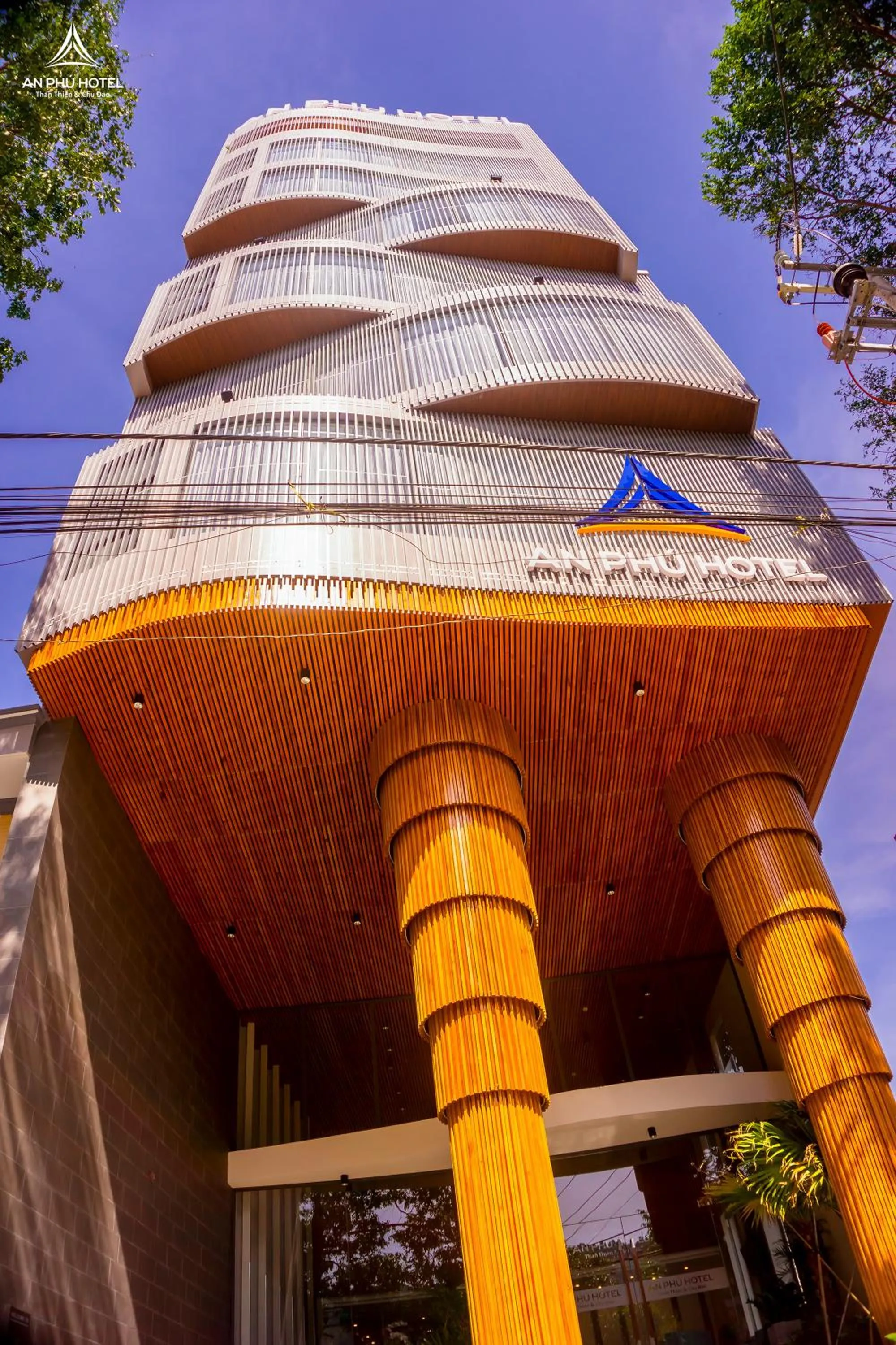 Facade/entrance in An Phu Hotel