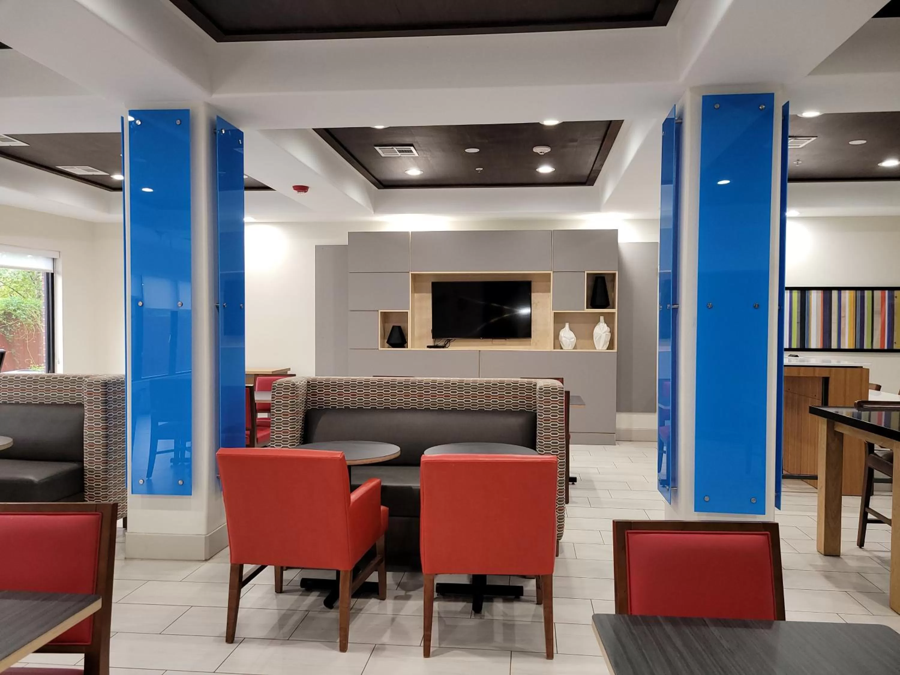 Restaurant/places to eat in Holiday Inn Express Hotel & Suites Vidor South by IHG