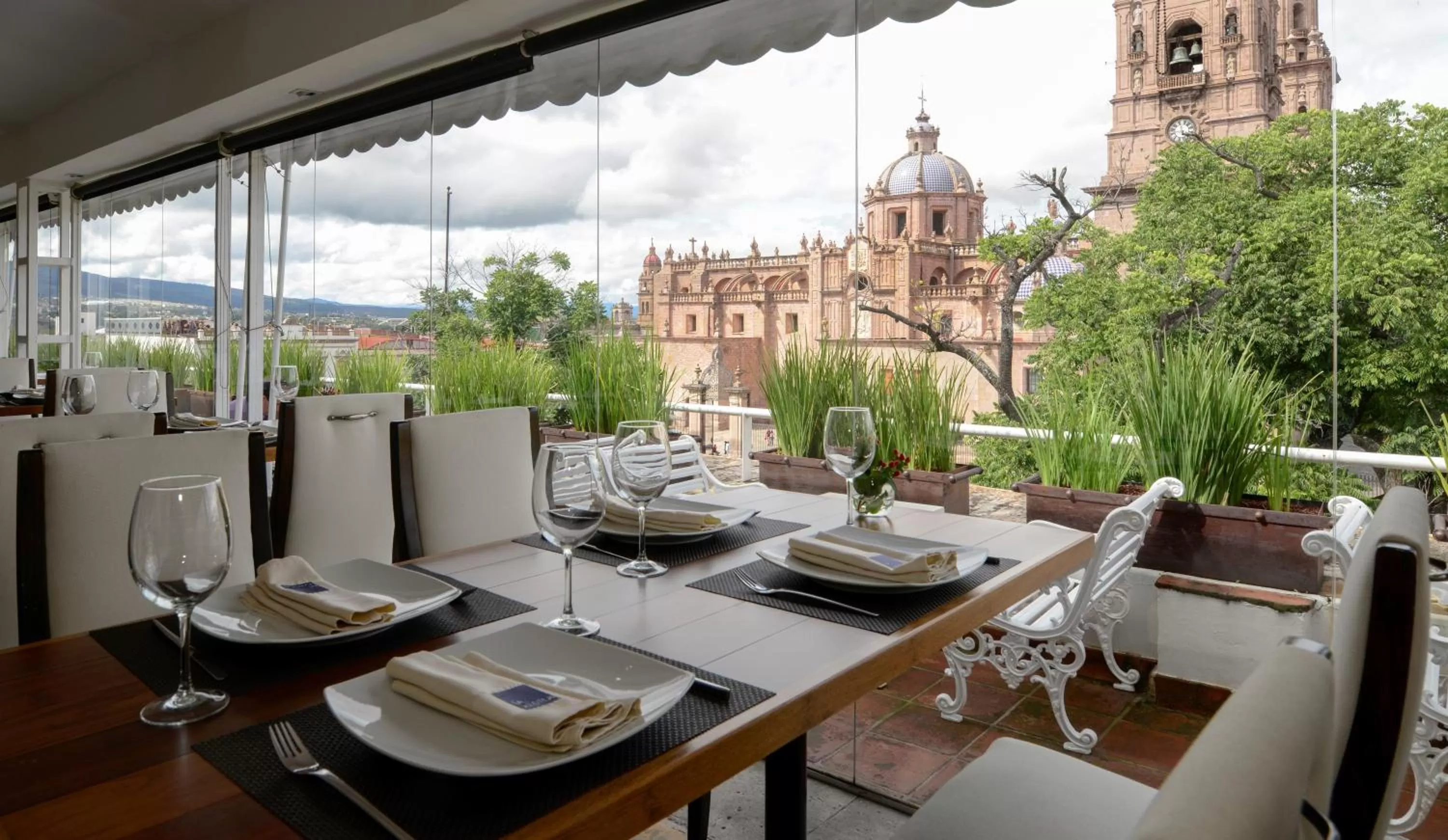 Restaurant/places to eat in Hotel Los Juaninos