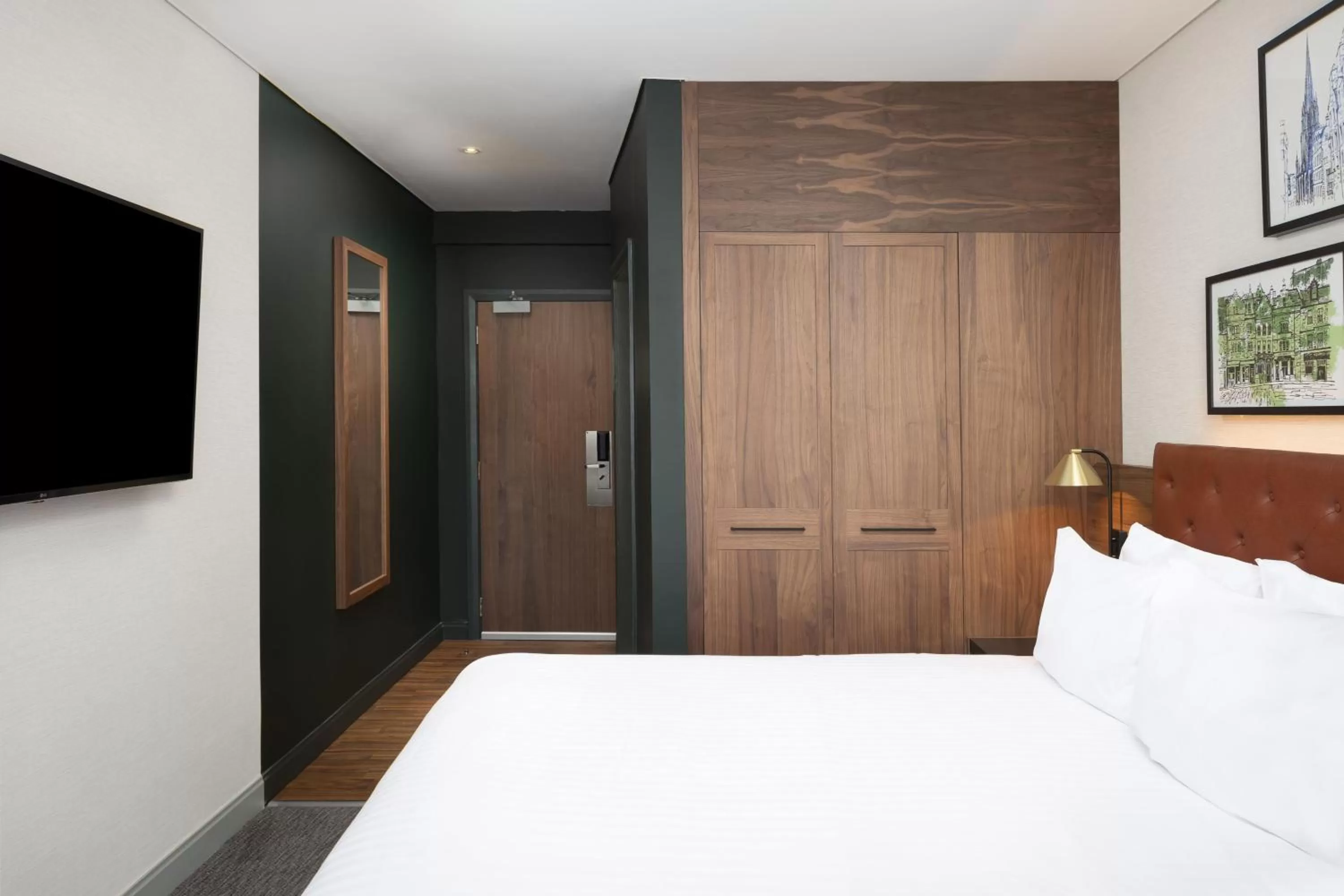 Bedroom, Bed in Four Points by Sheraton Edinburgh