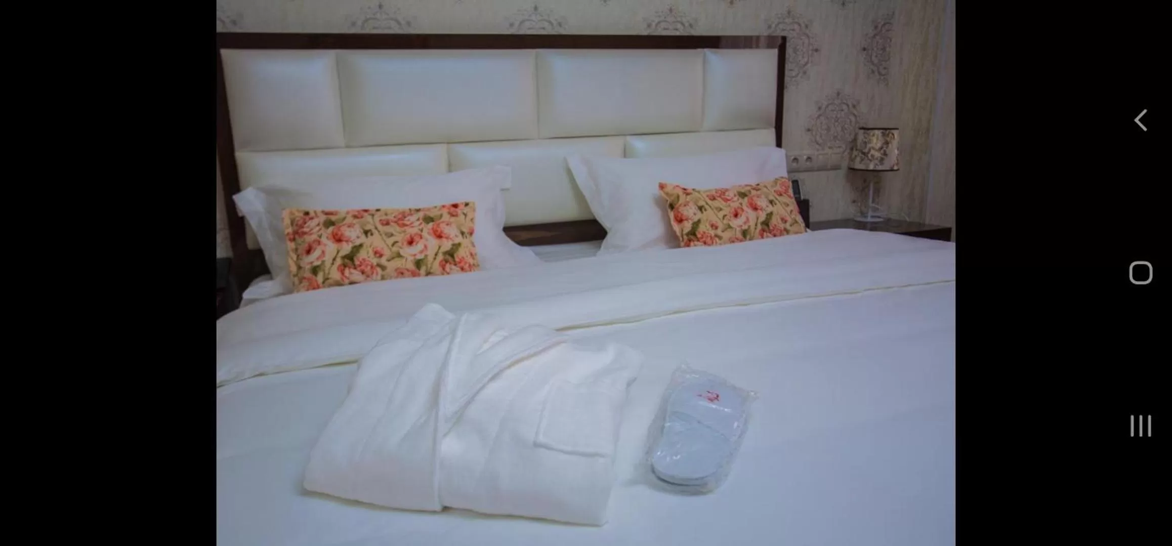 Bed in HOTEL AYNI