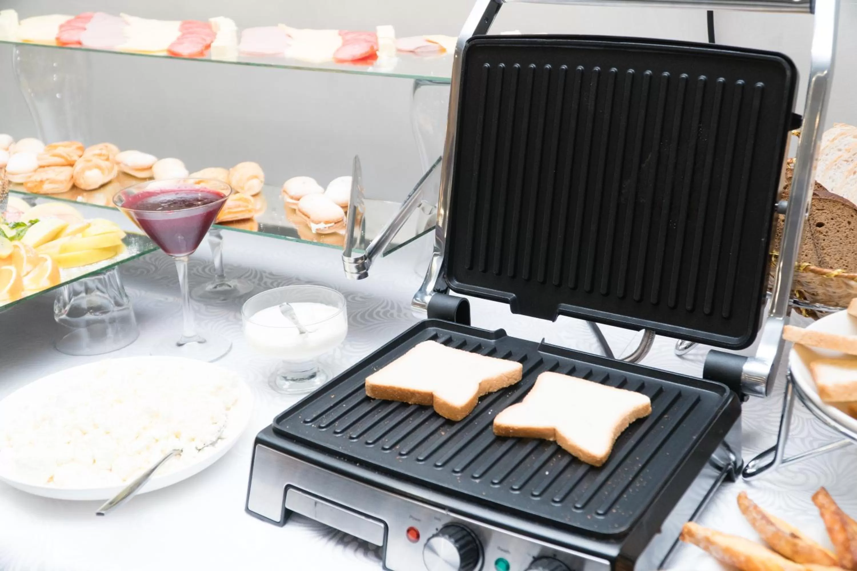 Breakfast in East Palace Hotel