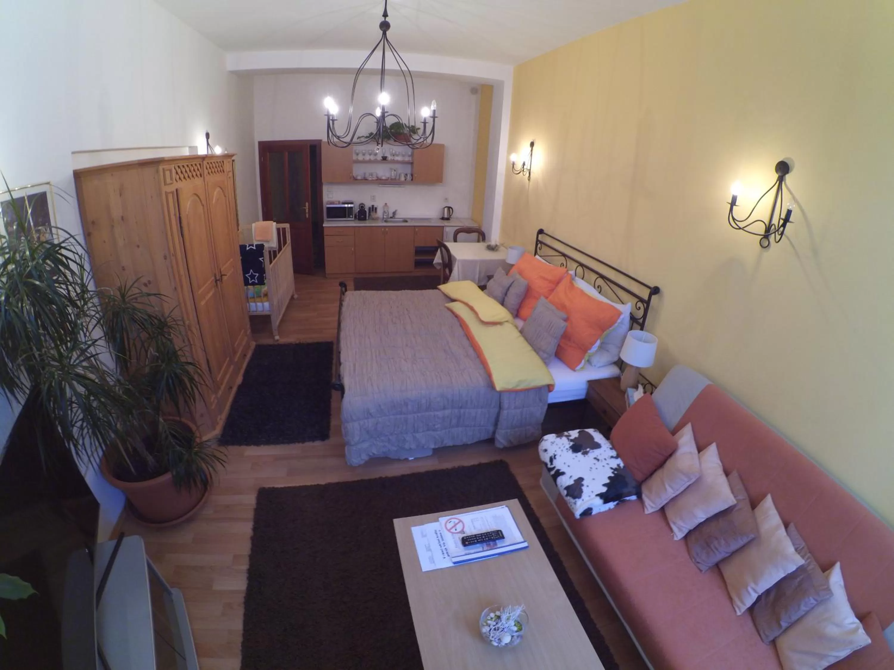 Photo of the whole room in Hotel Atrium