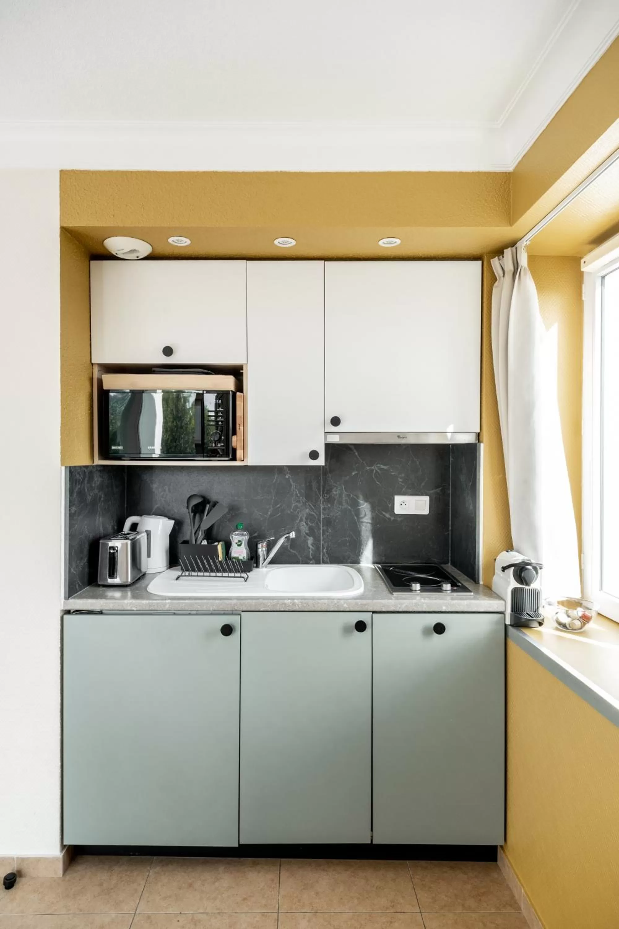 Kitchen/Kitchenette in Résidence Chateau d'Acotz - Avec piscine à 600m des plages à Saint-Jean-de-Luz