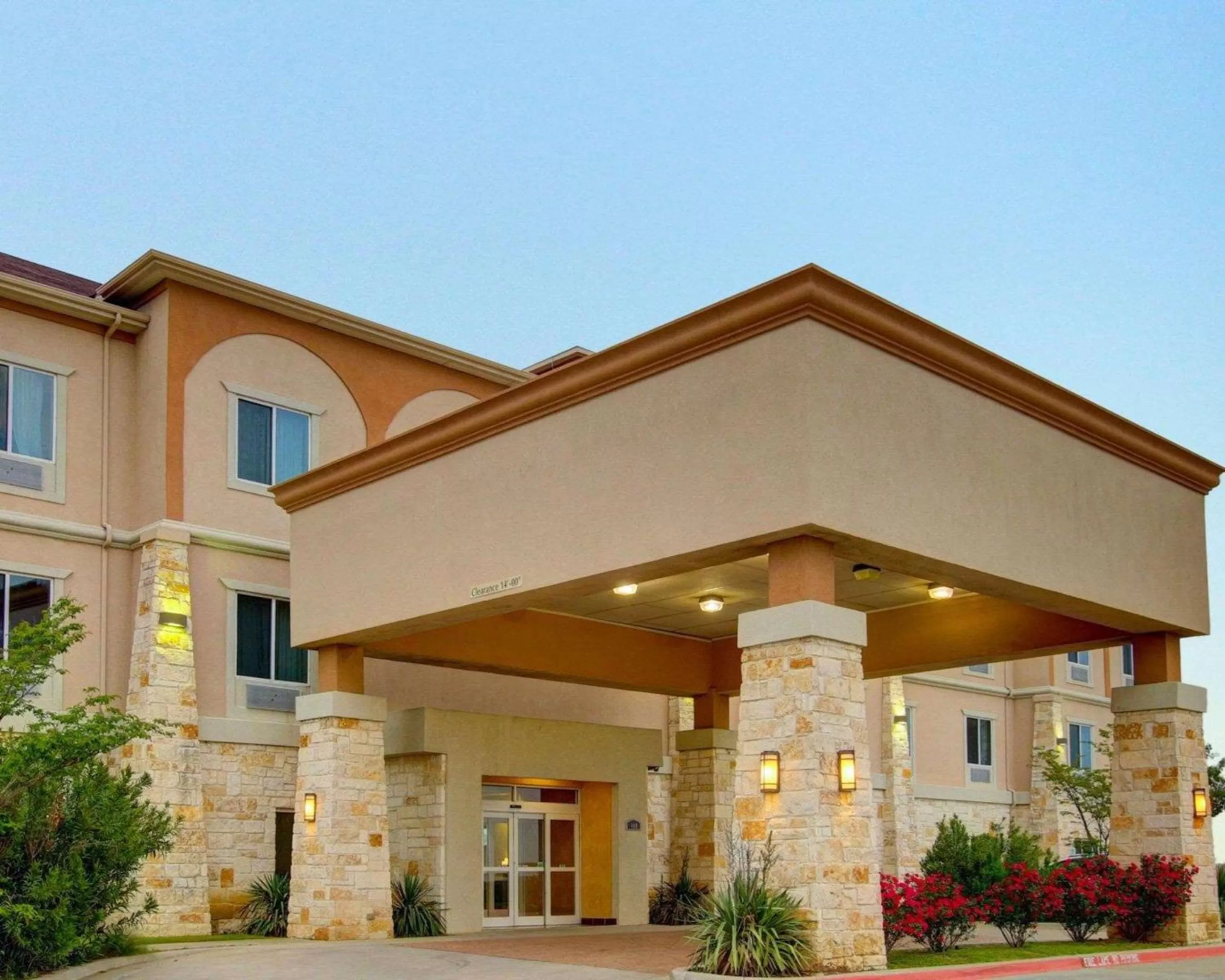 Property building in Comfort Inn & Suites