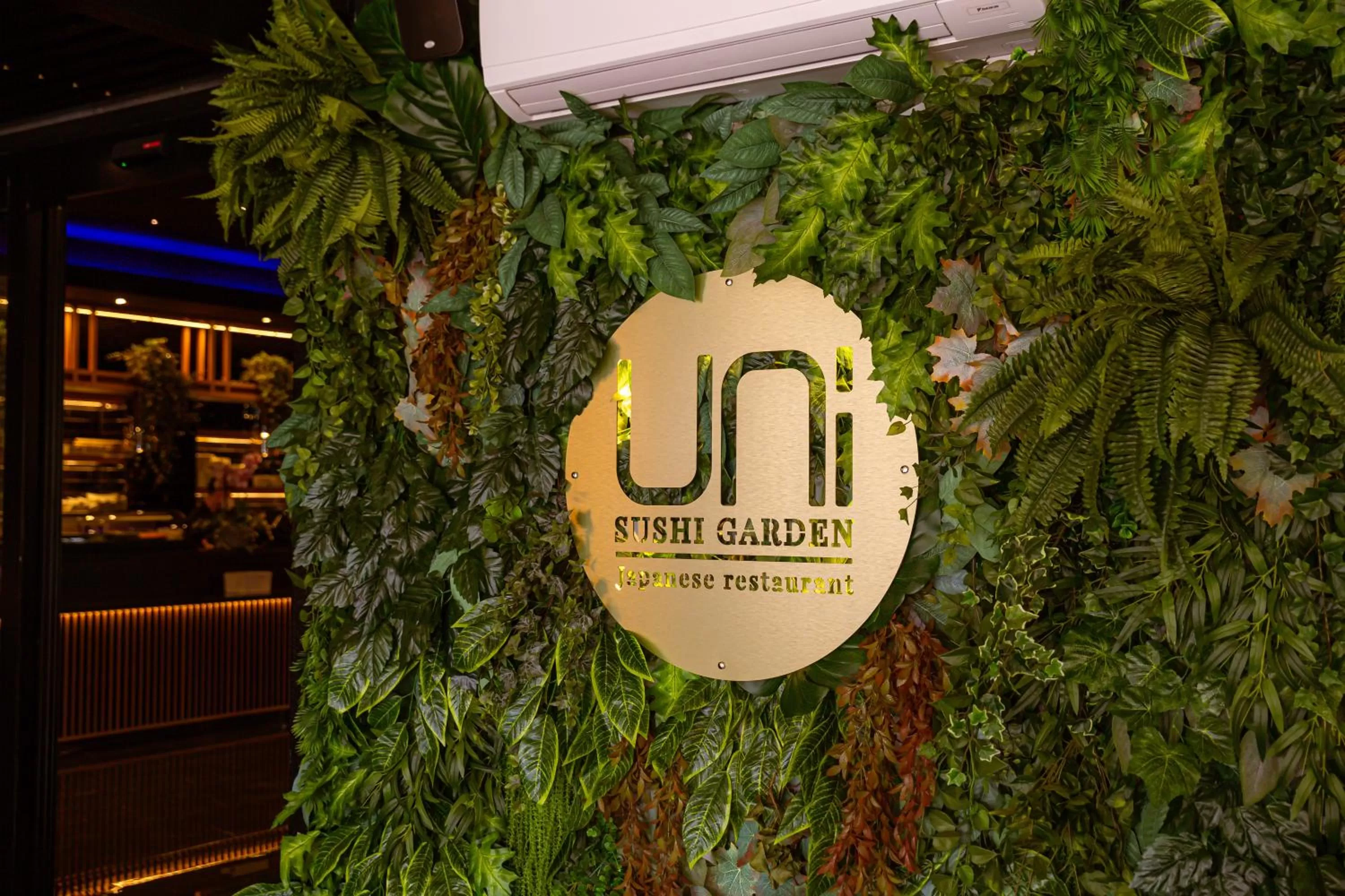 Restaurant/places to eat in Abalon Pompei Resort