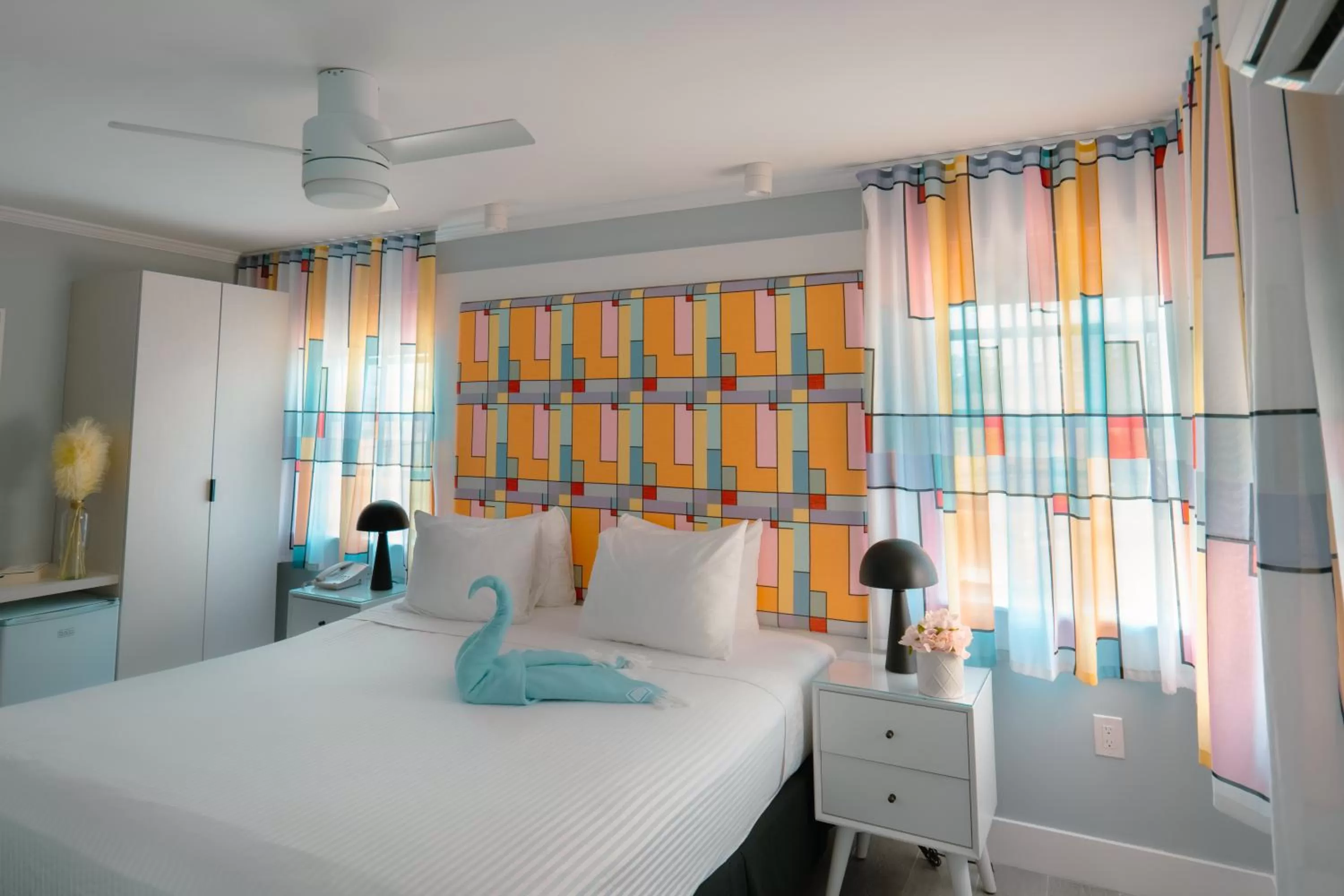 Bed in The Cove By Renzzi