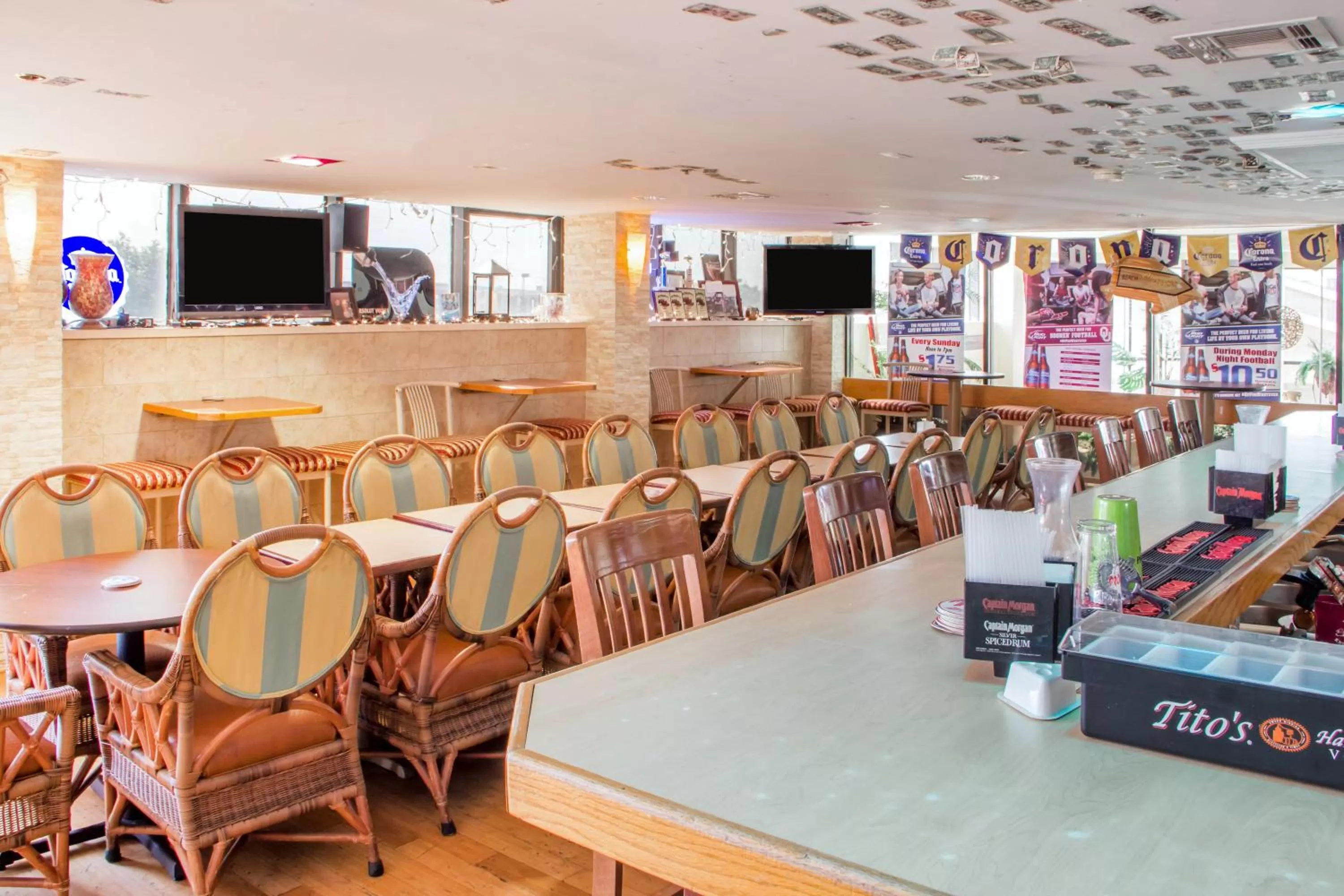 Restaurant/places to eat in Econo Lodge Broken Arrow-Tulsa