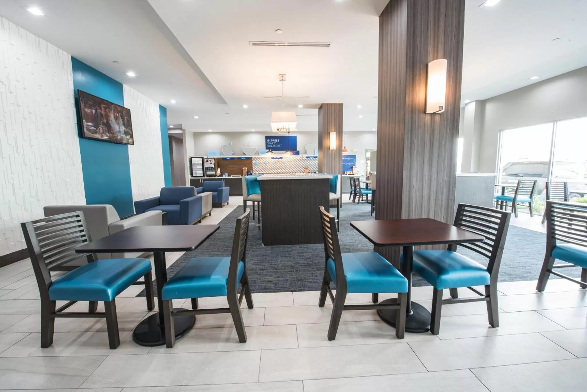 Restaurant/places to eat in Holiday Inn Express & Suites Houston - Hobby Airport Area by IHG