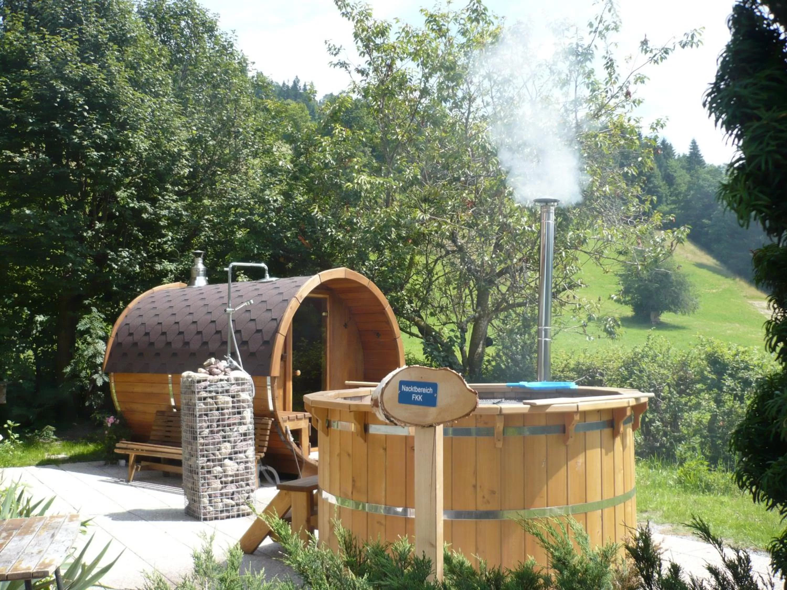 Hot Tub in Hotel Garni Wieshof