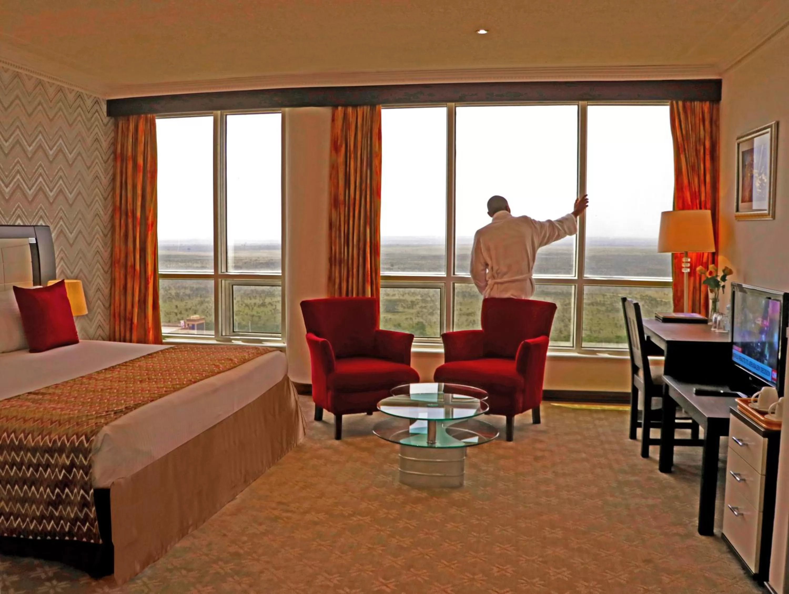 View (from property/room), Bed in The Panari Hotel - Near Jomo Kenyatta International Airport