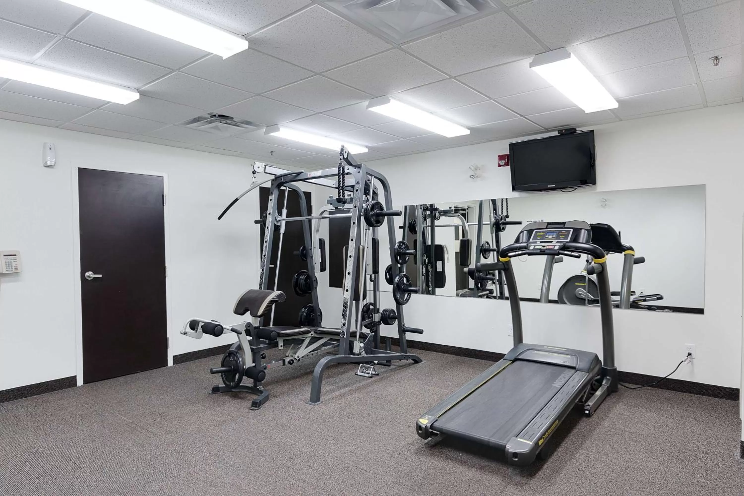 Fitness centre/facilities in Motel 6-Brandon, MB