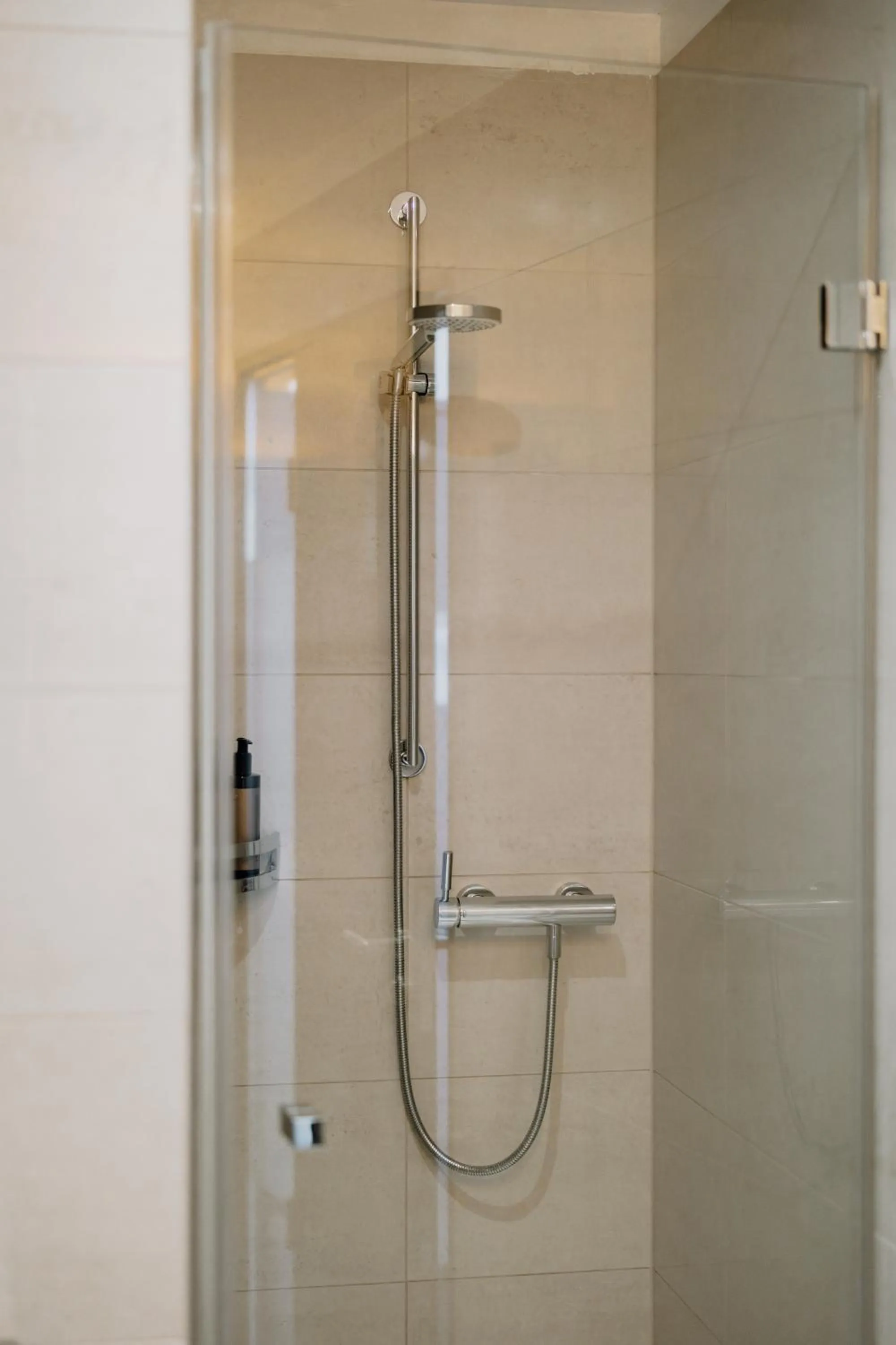 Bathroom in The Pure, Frankfurt, a Member of Design Hotels