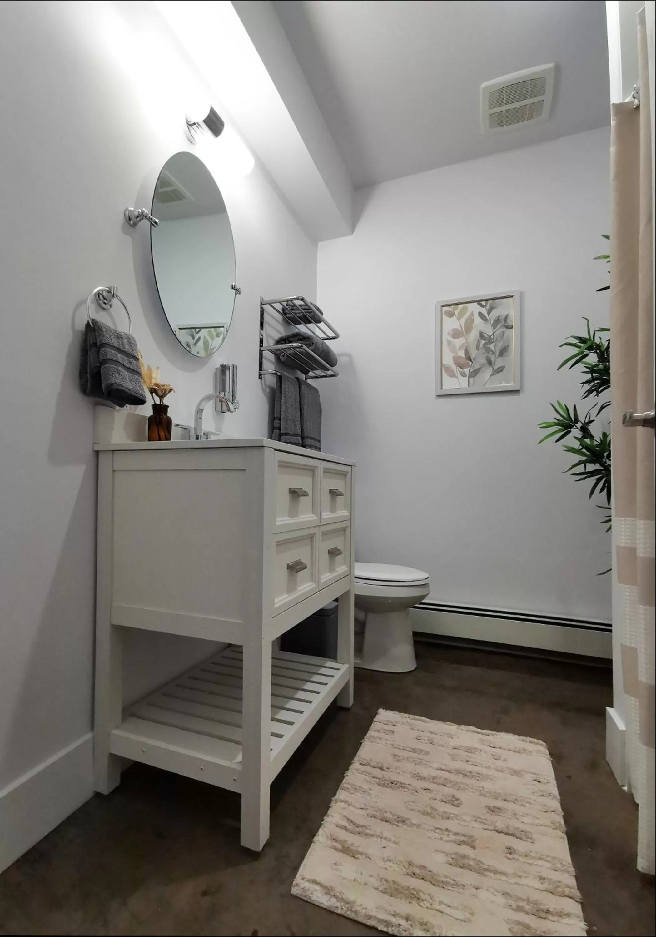 Bathroom in Cameo Hotel and Suites