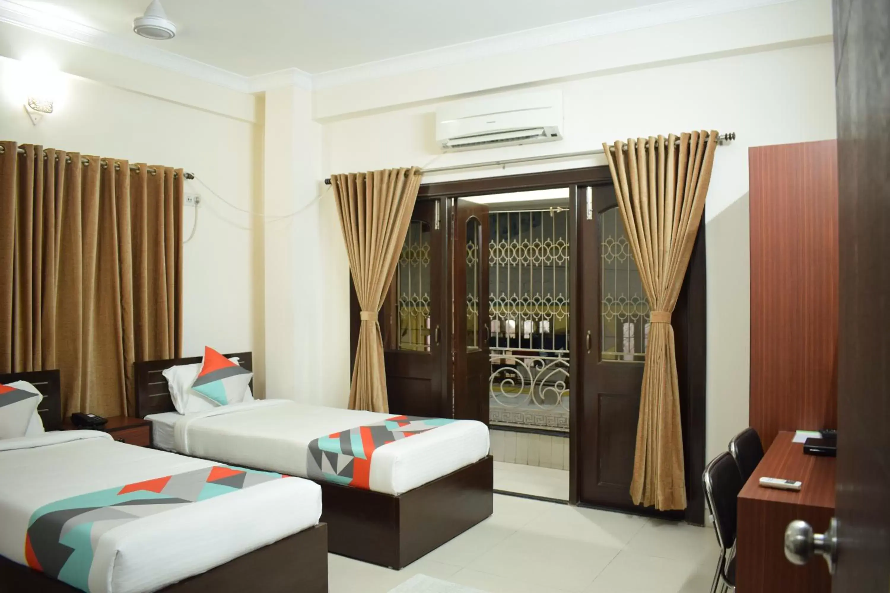 Deluxe Double or Twin Room with Balcony in Krishna Kunja Guest House Deluxe Double or Twin Room with Balcony in Krishna Kunja Guest House