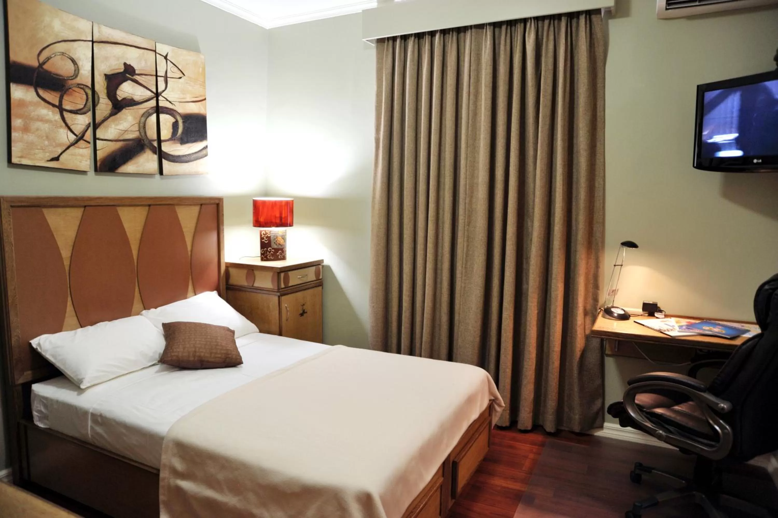 Room Photo in Culture Crossroads Inn