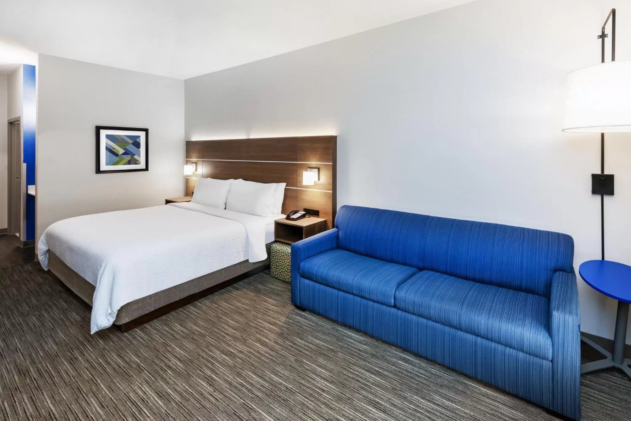 Photo of the whole room, Bed in Holiday Inn Express & Suites Sulphur - Lake Charles by IHG