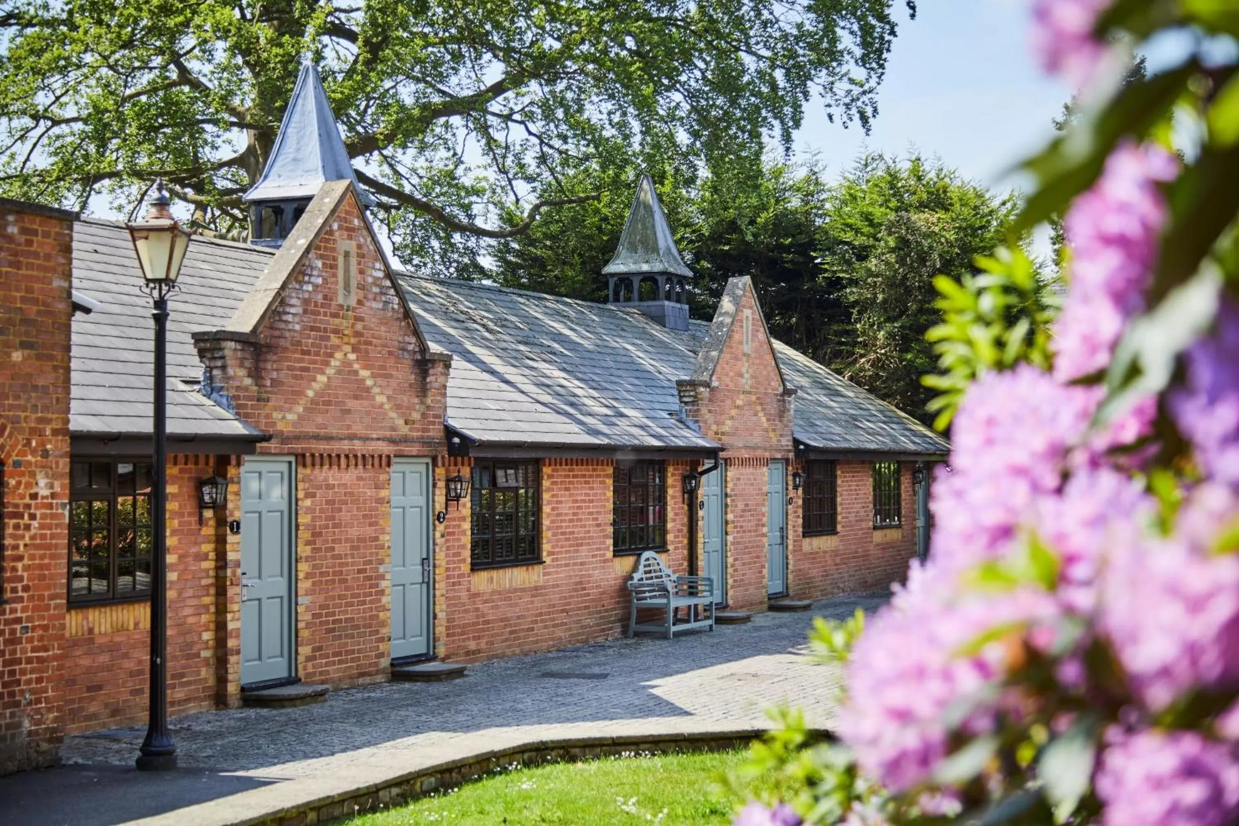 Property building in Foxhills Club & Resort