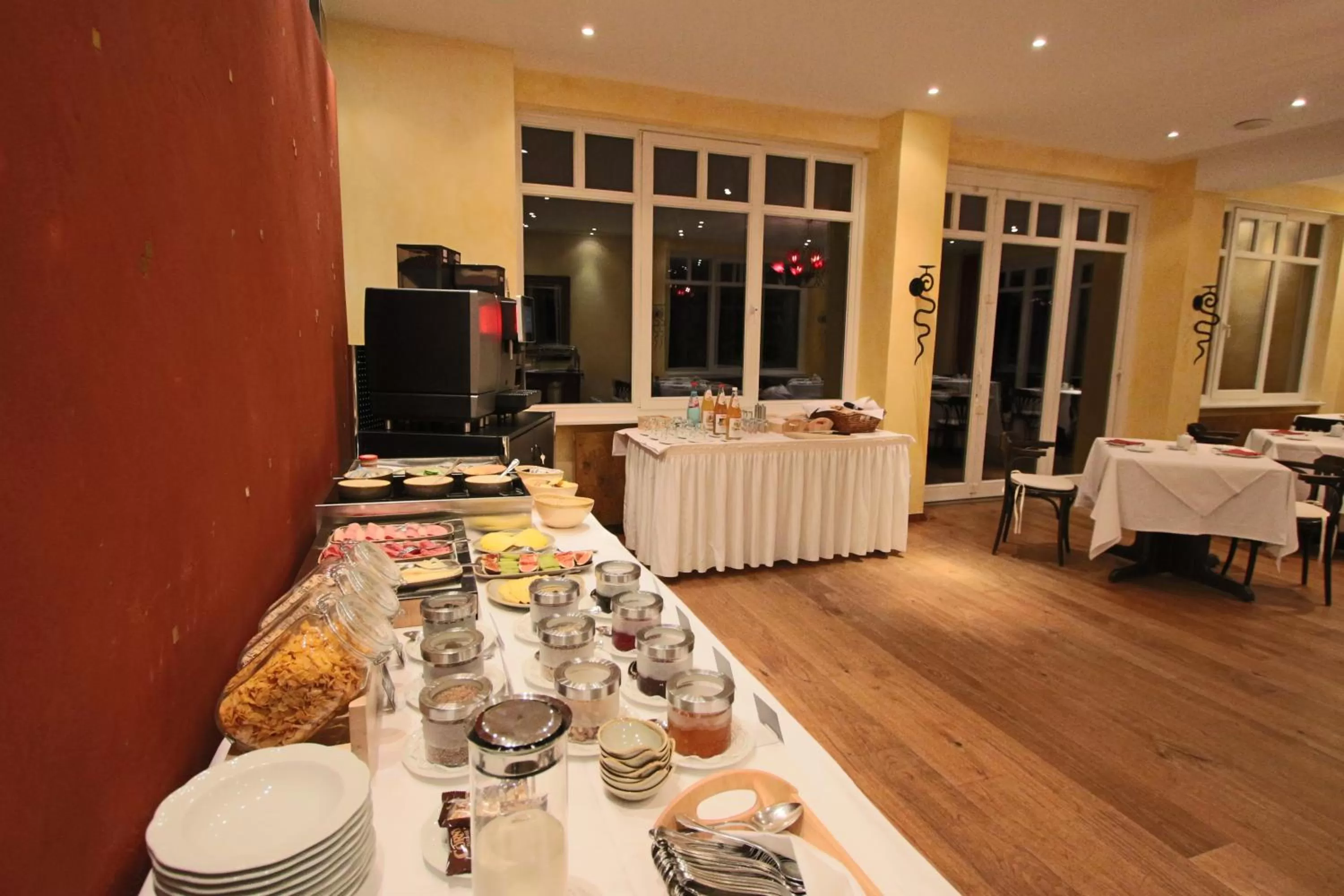 Buffet breakfast in Hardtwald Hotel