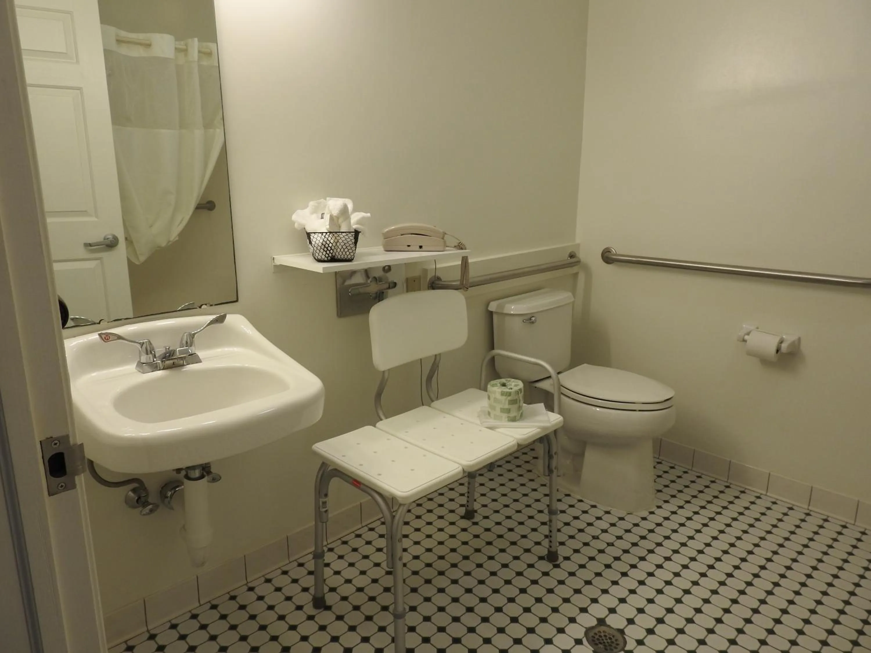 Bathroom in Inn at Cemetery Hill