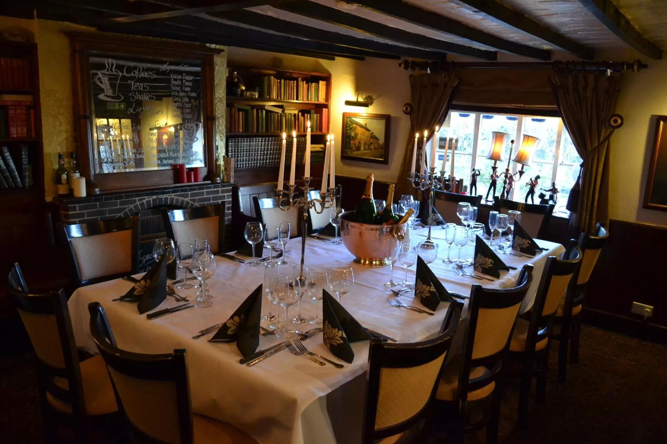 Restaurant/places to eat in The Royal Arms Hotel Room Only