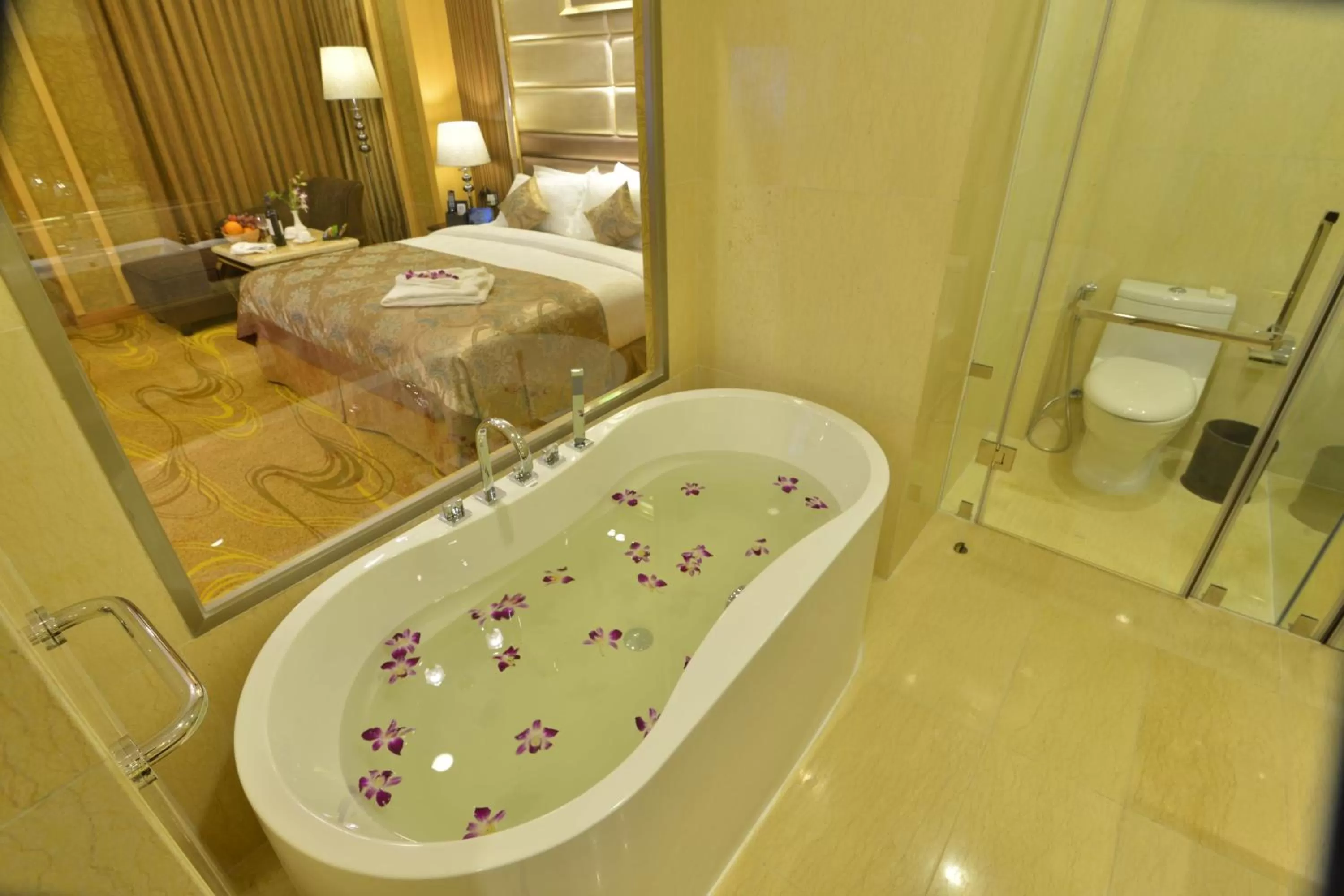 Bathroom in Best Western Chinatown Hotel