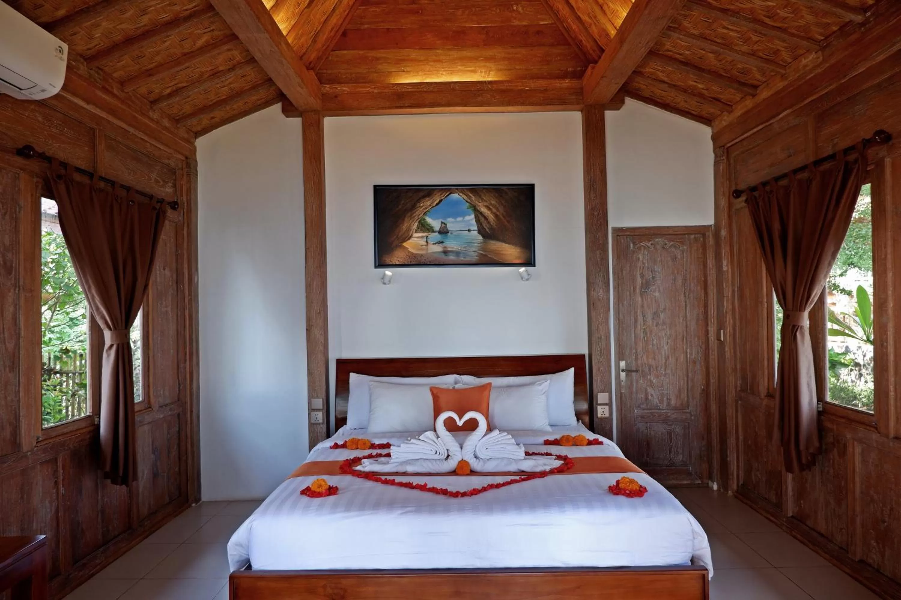 Bedroom, Bed in Blue Harbor Beachfront Villas & Resto