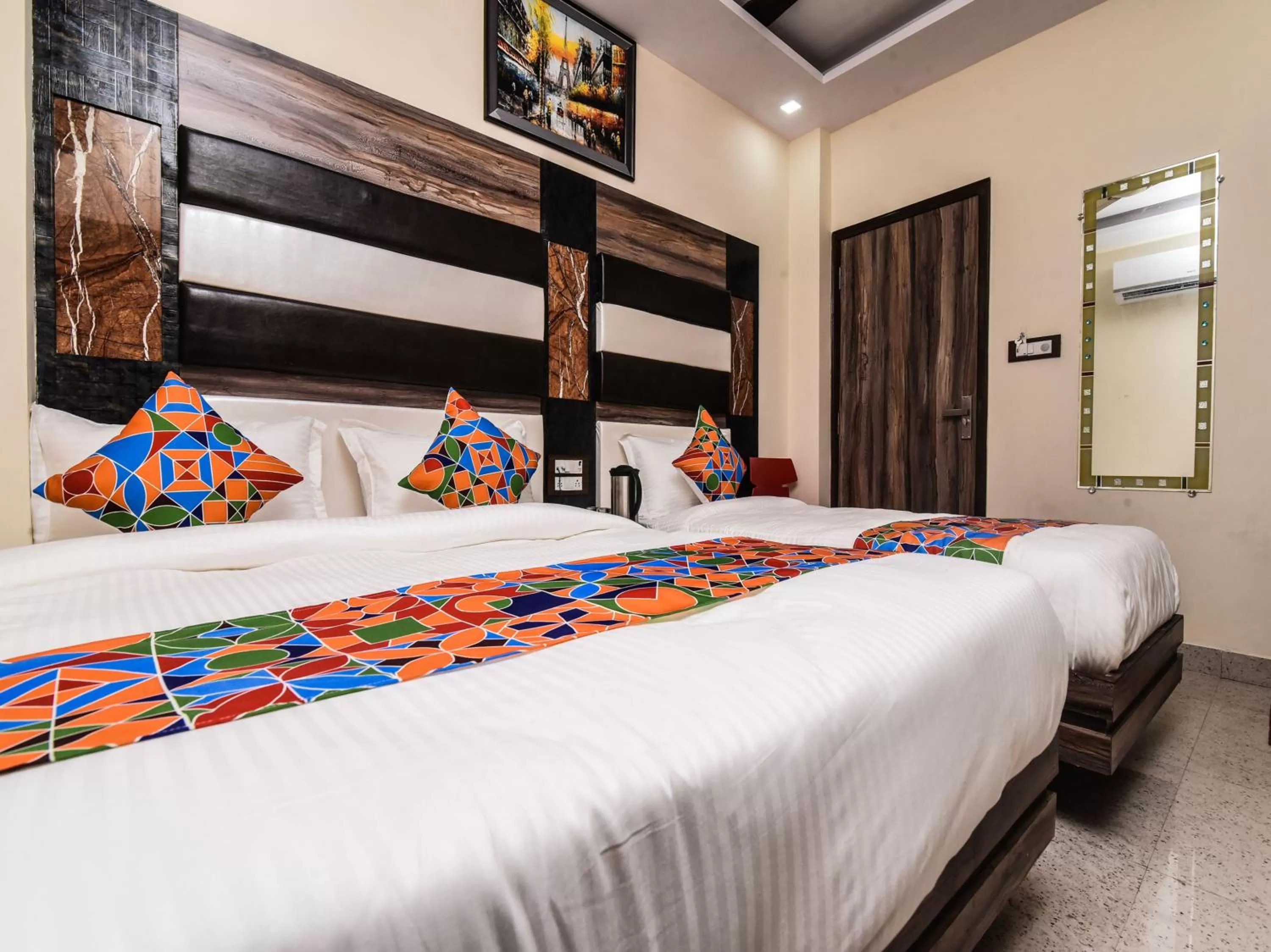 Bedroom, Bed in Hotel Dollar Inn