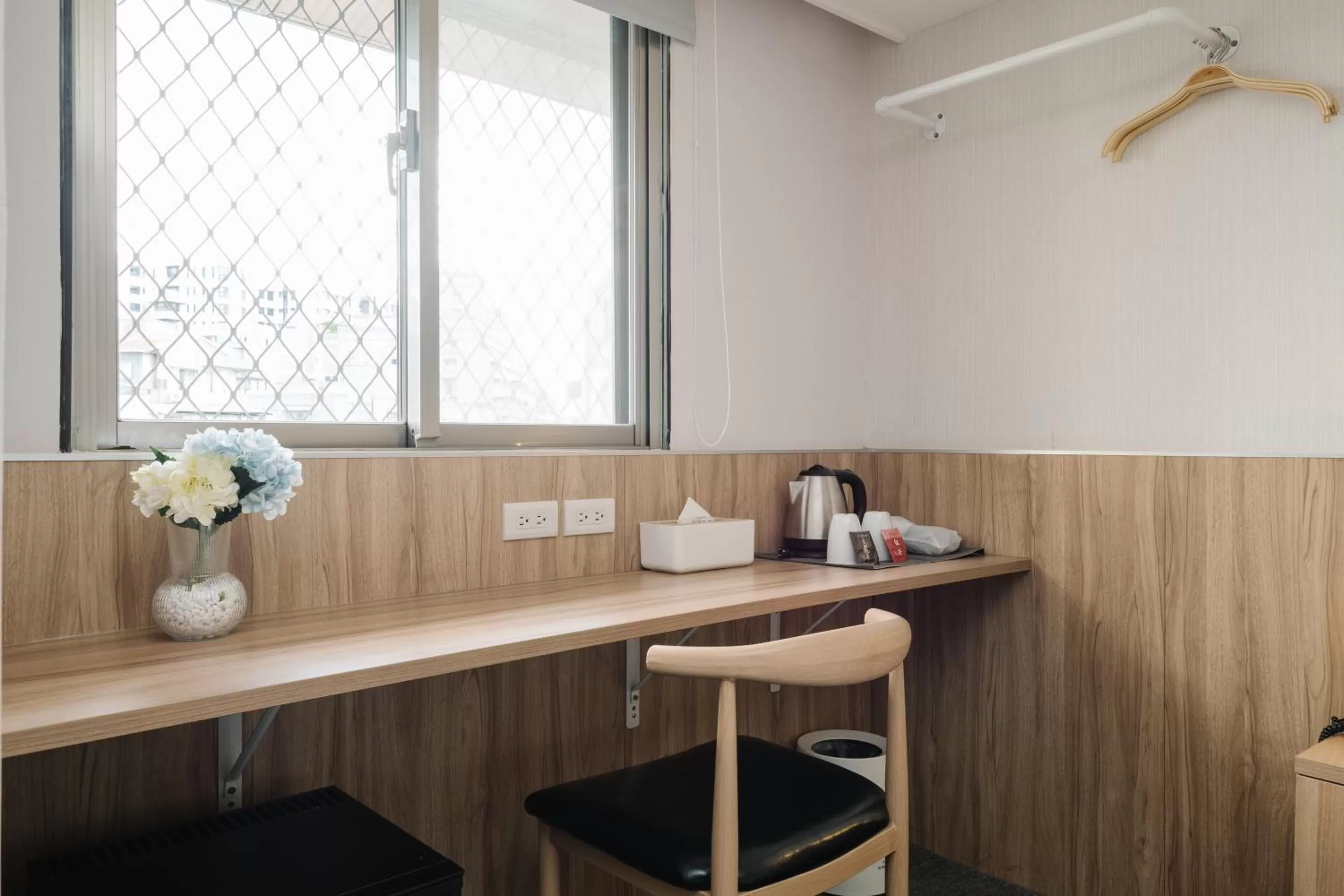 Coffee/tea facilities in Hotel attic