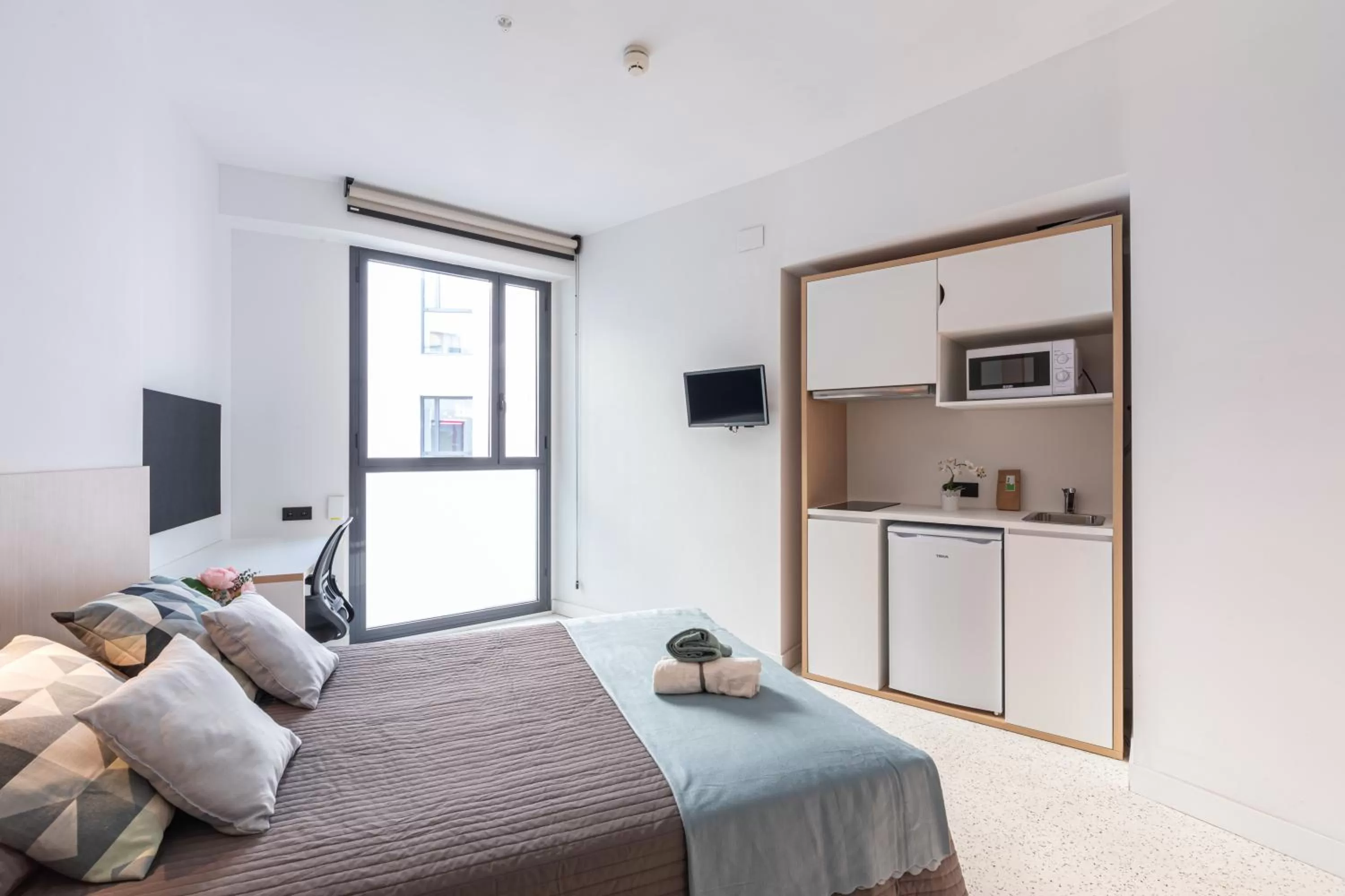 Seating area, Bed in Resa Patacona