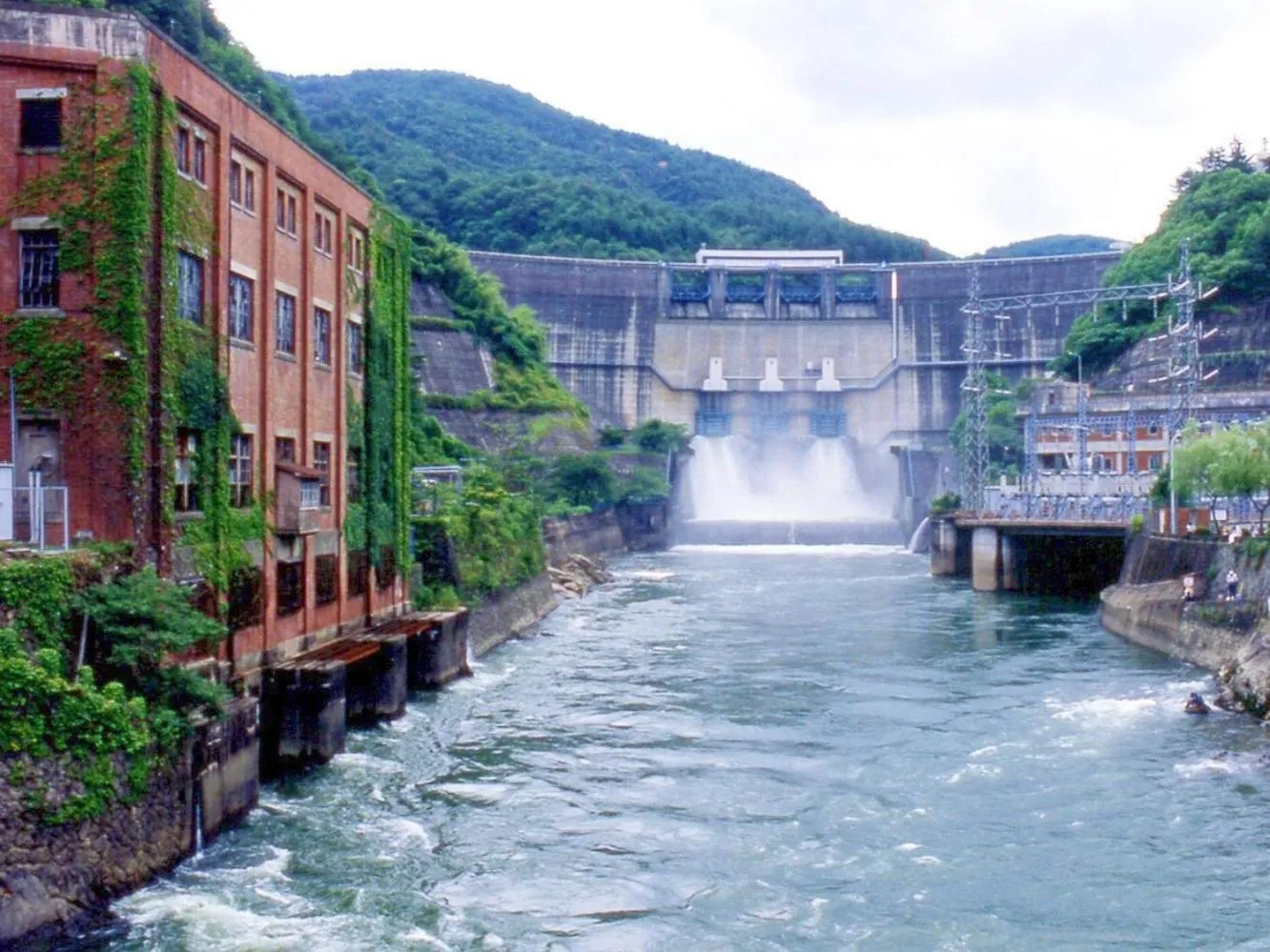 Off site in Hanayashiki Ukifune-en