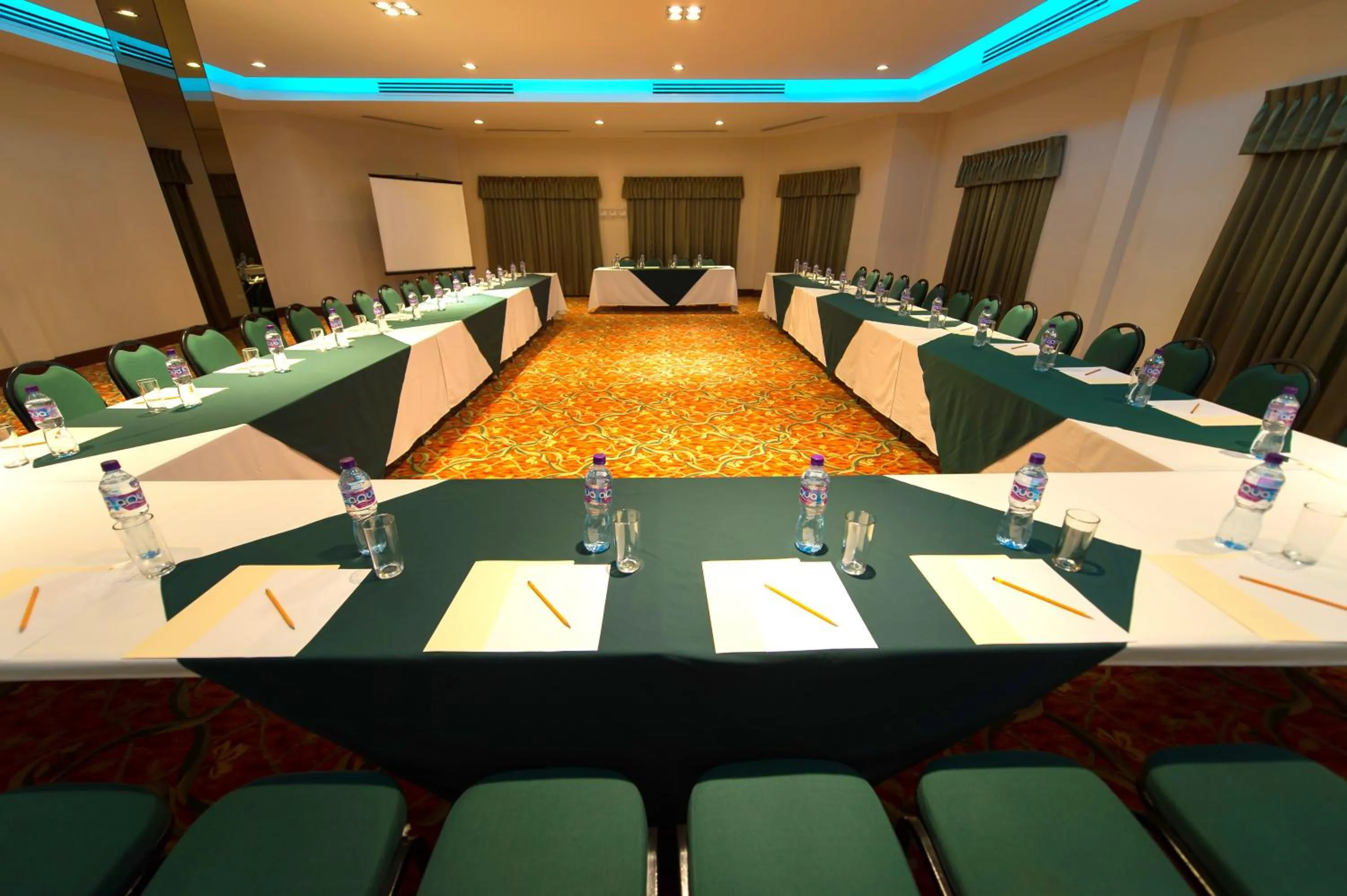 Business facilities in Hotel Brio Inn