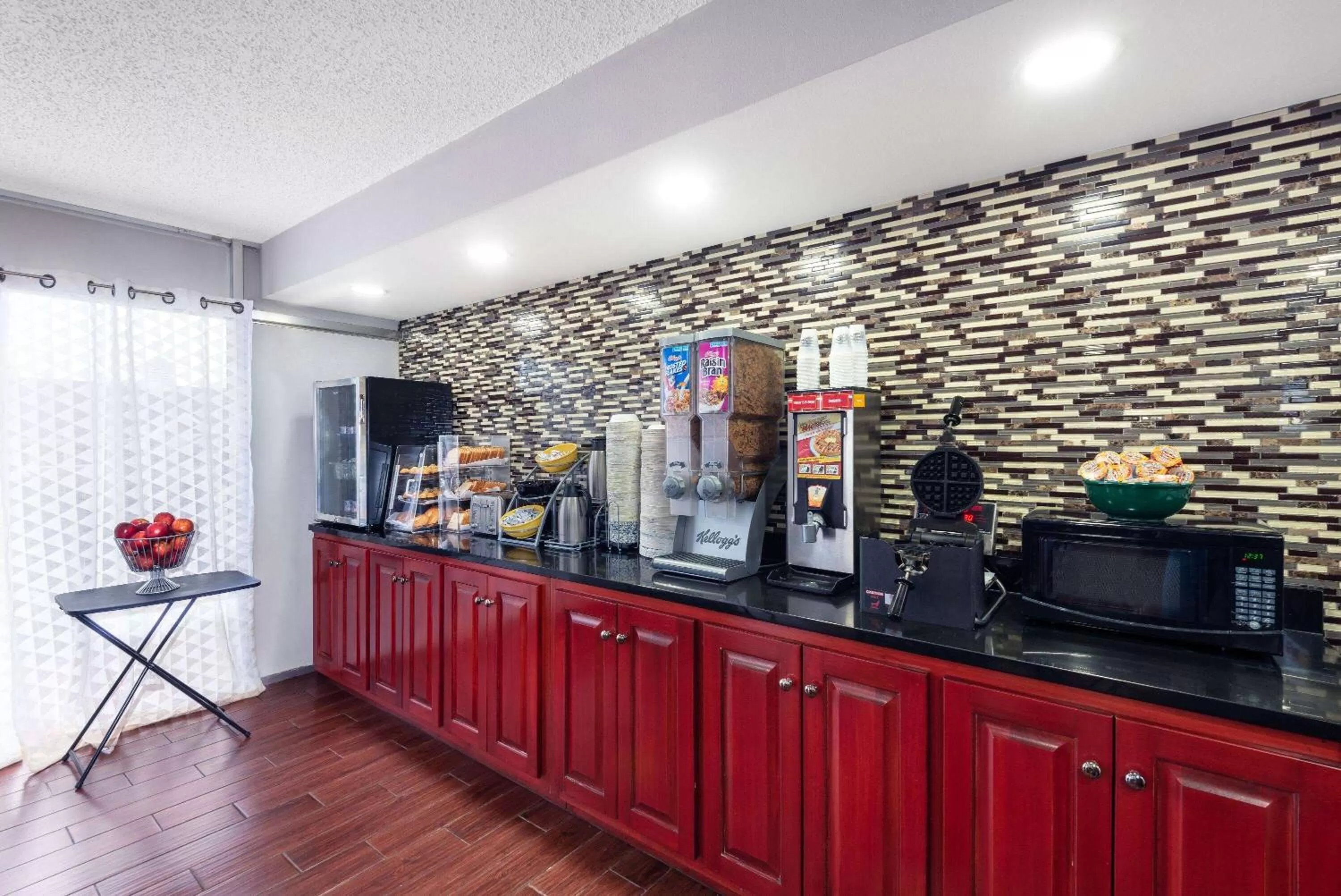 Breakfast in Days Inn by Wyndham Charlottesville/University Area