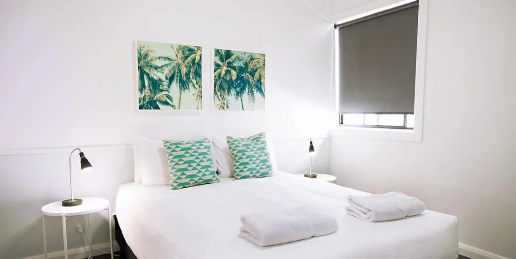 Bedroom, Bed in Hibiscus Motel