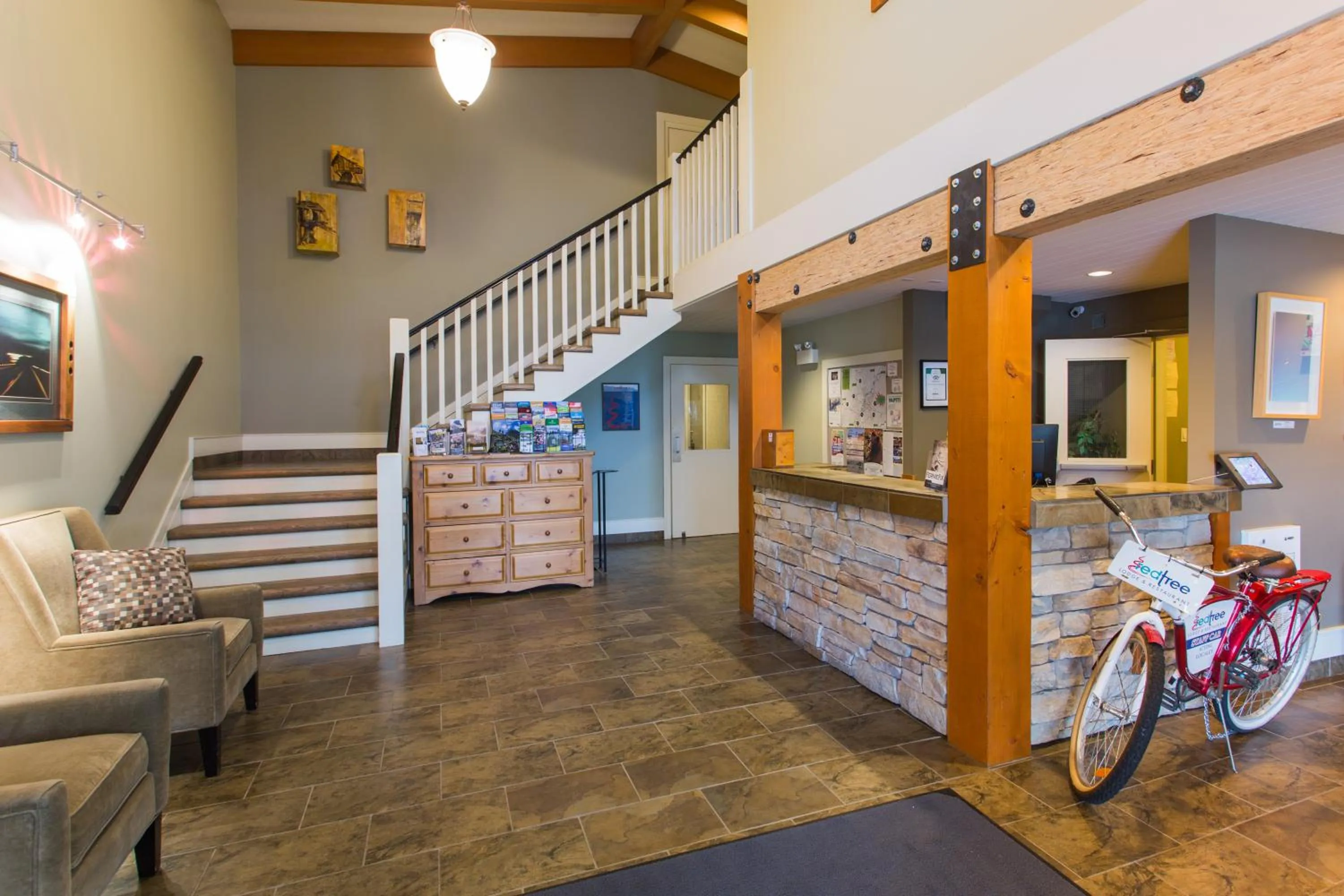 Lobby or reception in Red Tree Lodge