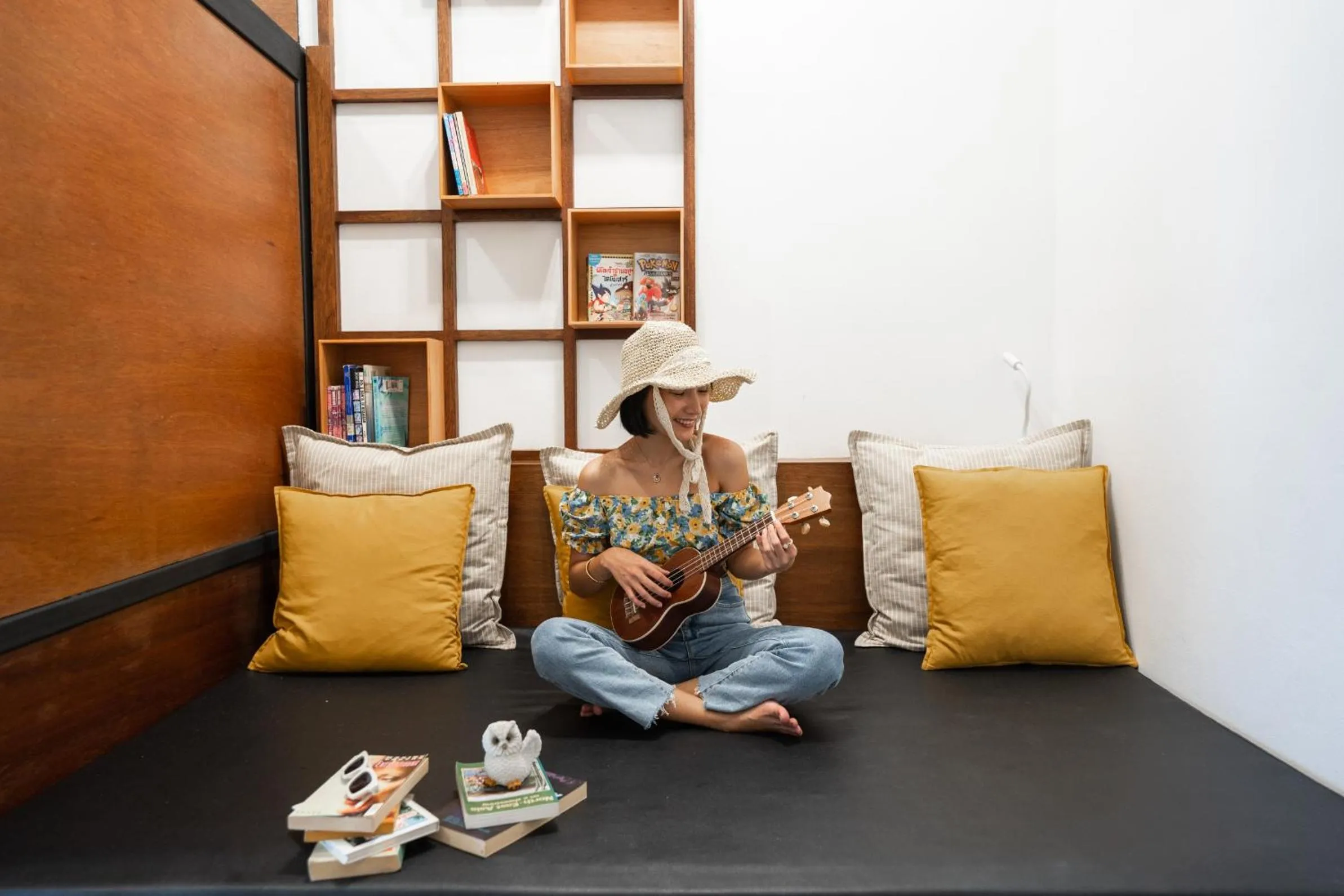 Property building in Book a Bed Poshtel - SHA Plus