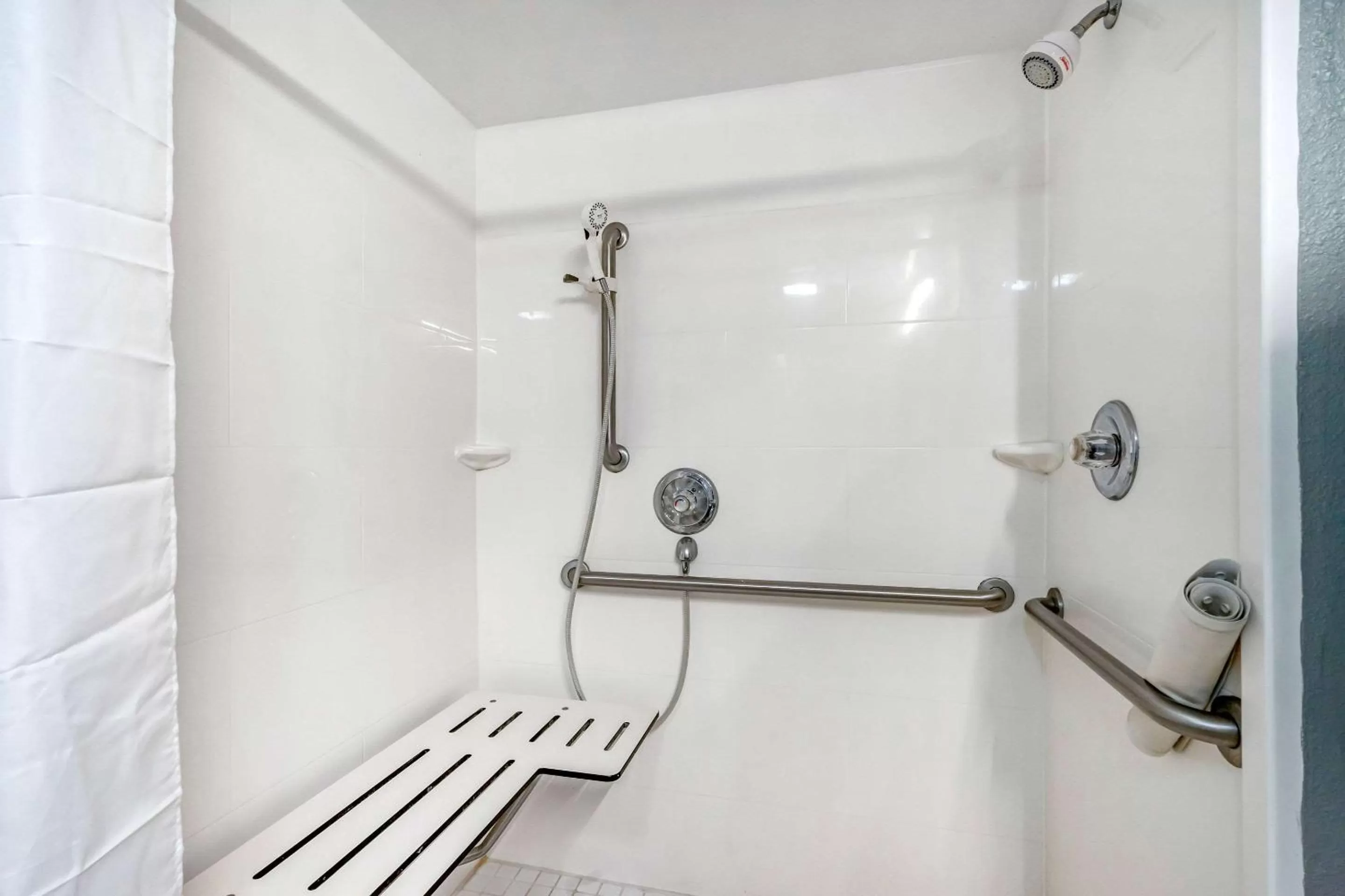 Bathroom in Comfort Inn Sun City Center - Ruskin - Tampa South