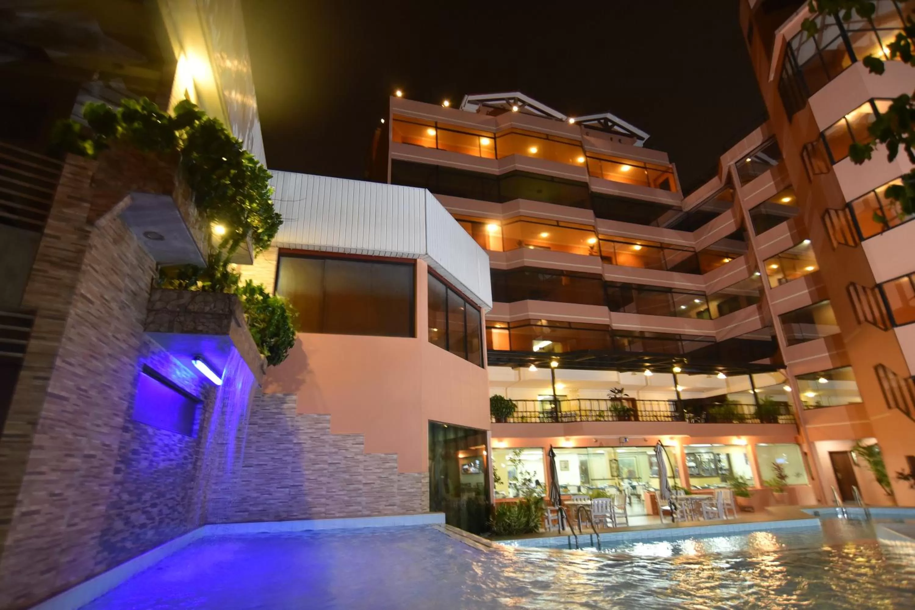 Swimming pool in House Inn Apart Hotel